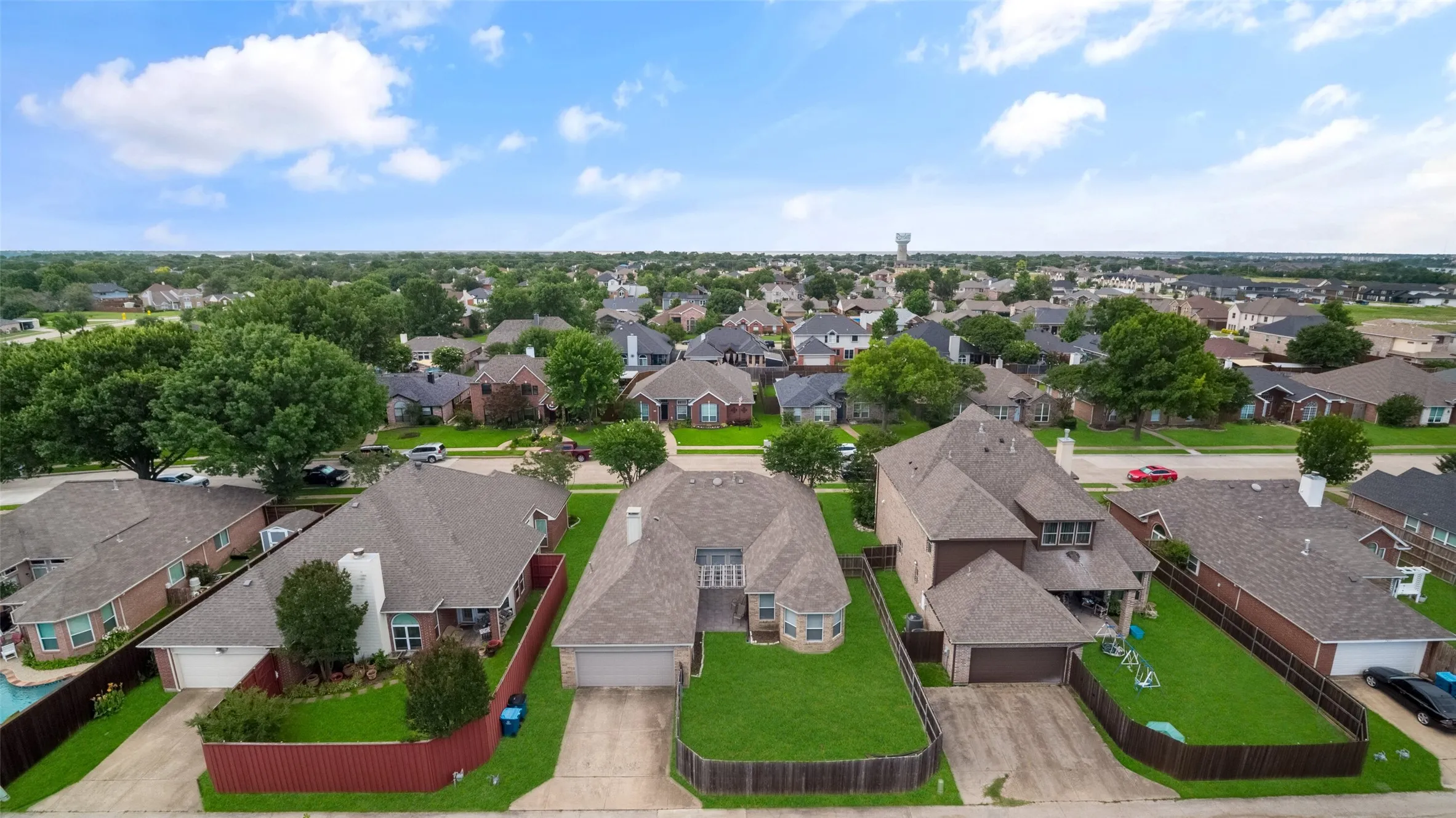 Single Family Residence For Rent in Dallas County , 7501 Caribbean Drive, Rowlett, Texas 75088, 3 Bedroom, 2 Bathroom, 2 Garage spaces, 2,123 Sqft, built in 1992, mls#21374171, Real Estate Agent in Rowlett, Homes For Rent in Dallas county, Homes For Rent in Rowlett, Realtor in Rowlett Texas, Real Estate Brokerage Independent Realty Texas, Luminita Cordes Realtor