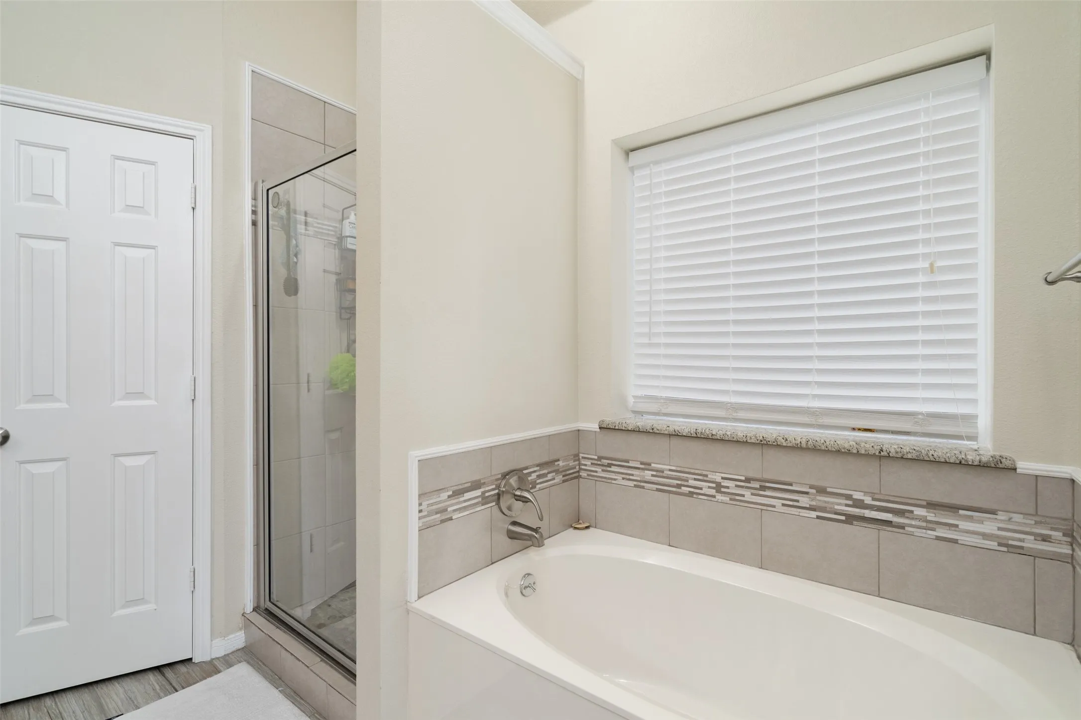 Single Family Residence For Rent in Dallas County , 7501 Caribbean Drive, Rowlett, Texas 75088, 3 Bedroom, 2 Bathroom, 2 Garage spaces, 2,123 Sqft, built in 1992, mls#21374171, Real Estate Agent in Rowlett, Homes For Rent in Dallas county, Homes For Rent in Rowlett, Realtor in Rowlett Texas, Real Estate Brokerage Independent Realty Texas, Luminita Cordes Realtor