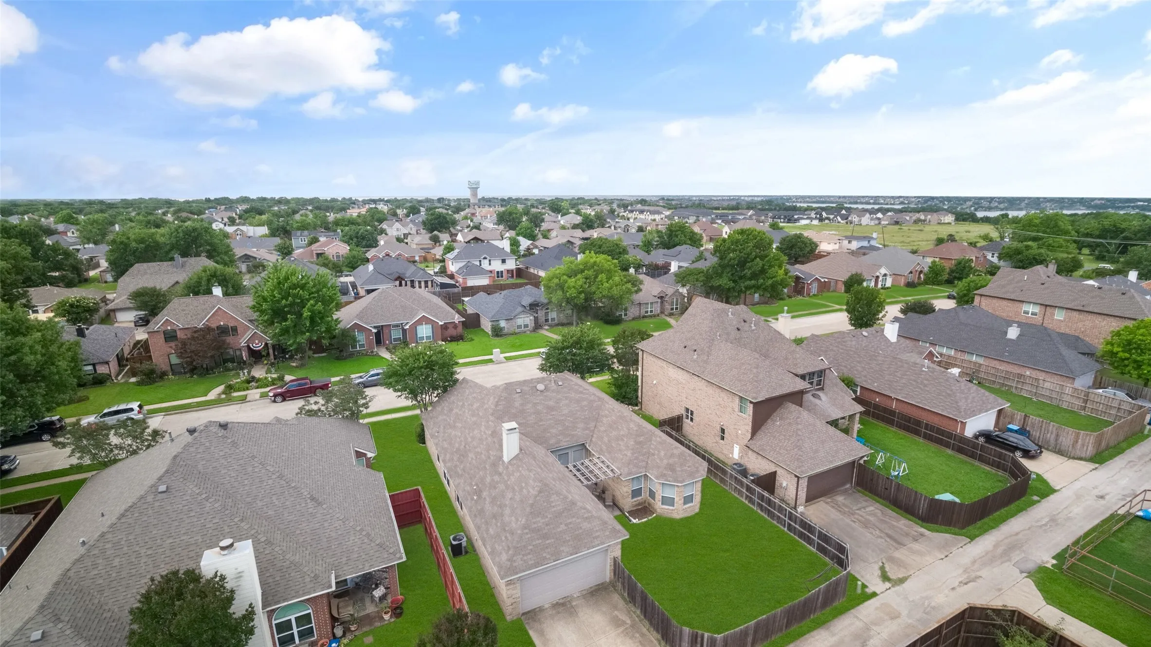 Single Family Residence For Rent in Dallas County , 7501 Caribbean Drive, Rowlett, Texas 75088, 3 Bedroom, 2 Bathroom, 2 Garage spaces, 2,123 Sqft, built in 1992, mls#21374171, Real Estate Agent in Rowlett, Homes For Rent in Dallas county, Homes For Rent in Rowlett, Realtor in Rowlett Texas, Real Estate Brokerage Independent Realty Texas, Luminita Cordes Realtor