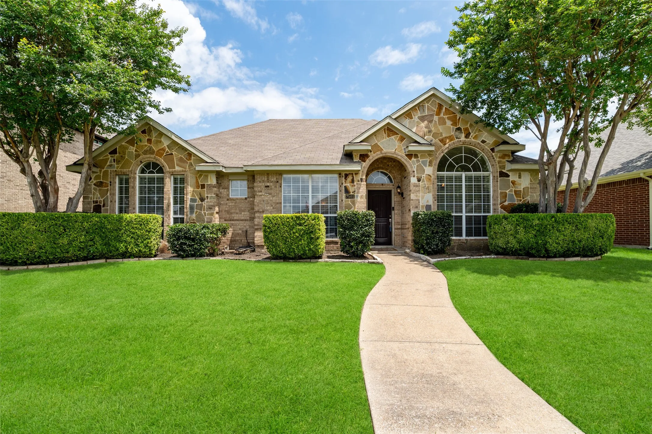 Single Family Residence For Rent in Dallas County , 7501 Caribbean Drive, Rowlett, Texas 75088, 3 Bedroom, 2 Bathroom, 2 Garage spaces, 2,123 Sqft, built in 1992, mls#21374171, Real Estate Agent in Rowlett, Homes For Rent in Dallas county, Homes For Rent in Rowlett, Realtor in Rowlett Texas, Real Estate Brokerage Independent Realty Texas, Luminita Cordes Realtor