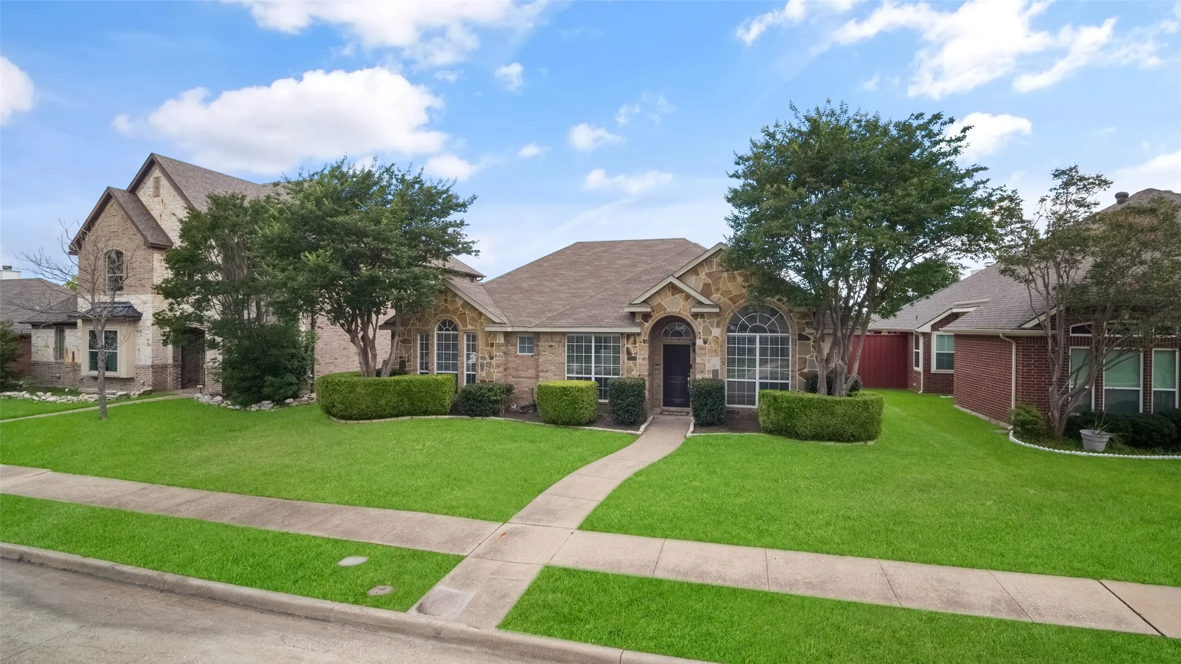 Single Family Residence For Rent in Dallas County , 7501 Caribbean Drive, Rowlett, Texas 75088, 3 Bedroom, 2 Bathroom, 2 Garage spaces, 2,123 Sqft, built in 1992, mls#21374171, Real Estate Agent in Rowlett, Homes For Rent in Dallas county, Homes For Rent in Rowlett, Realtor in Rowlett Texas, Real Estate Brokerage Independent Realty Texas, Luminita Cordes Realtor