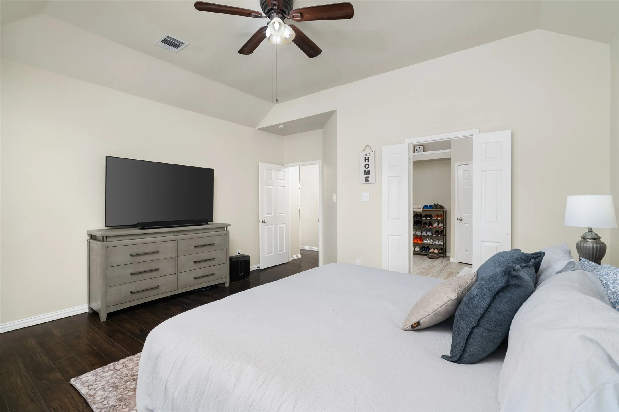 Single Family Residence For Rent in Dallas County , 7501 Caribbean Drive, Rowlett, Texas 75088, 3 Bedroom, 2 Bathroom, 2 Garage spaces, 2,123 Sqft, built in 1992, mls#21374171, Real Estate Agent in Rowlett, Homes For Rent in Dallas county, Homes For Rent in Rowlett, Realtor in Rowlett Texas, Real Estate Brokerage Independent Realty Texas, Luminita Cordes Realtor