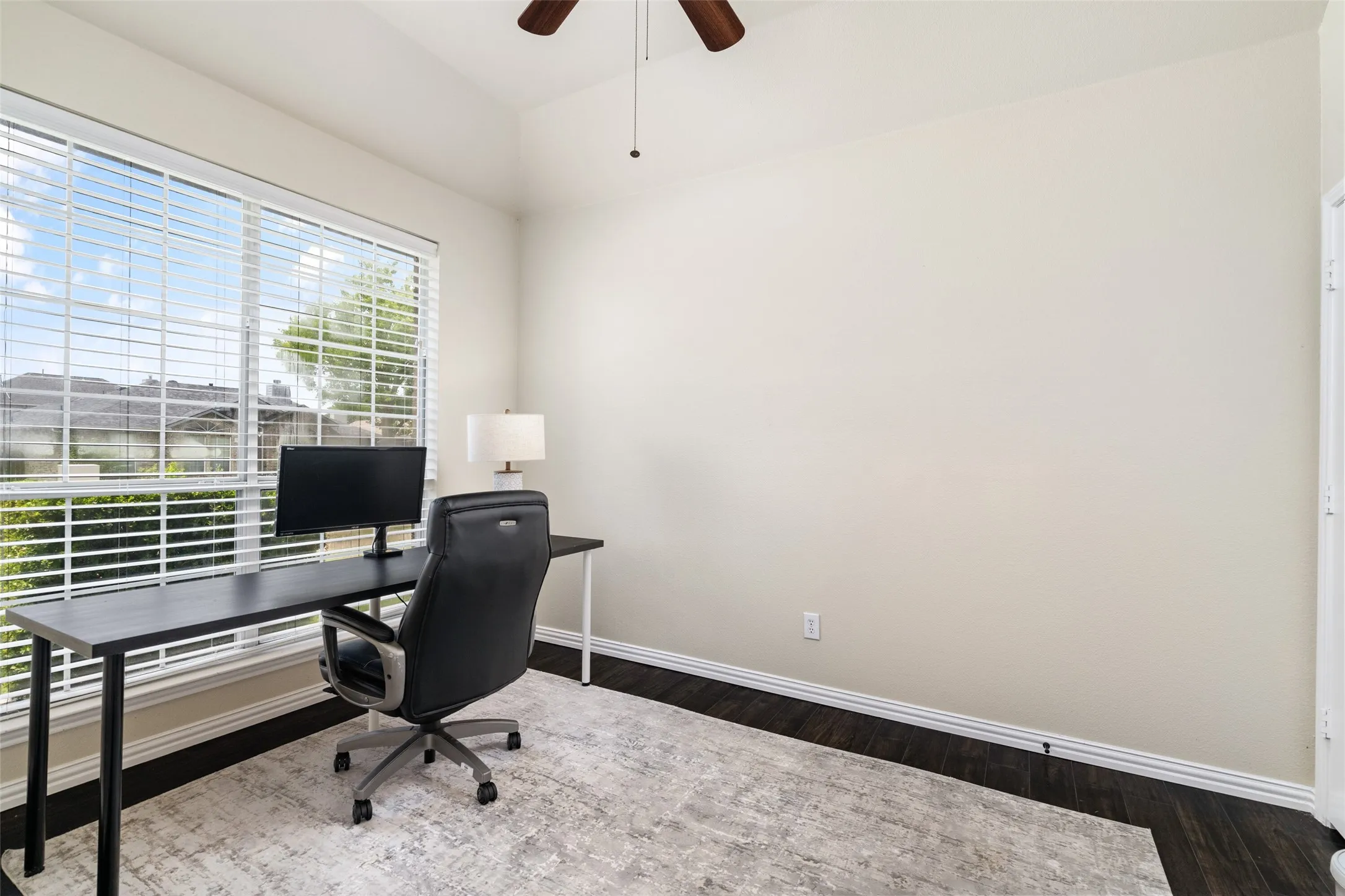 Single Family Residence For Rent in Dallas County , 7501 Caribbean Drive, Rowlett, Texas 75088, 3 Bedroom, 2 Bathroom, 2 Garage spaces, 2,123 Sqft, built in 1992, mls#21374171, Real Estate Agent in Rowlett, Homes For Rent in Dallas county, Homes For Rent in Rowlett, Realtor in Rowlett Texas, Real Estate Brokerage Independent Realty Texas, Luminita Cordes Realtor