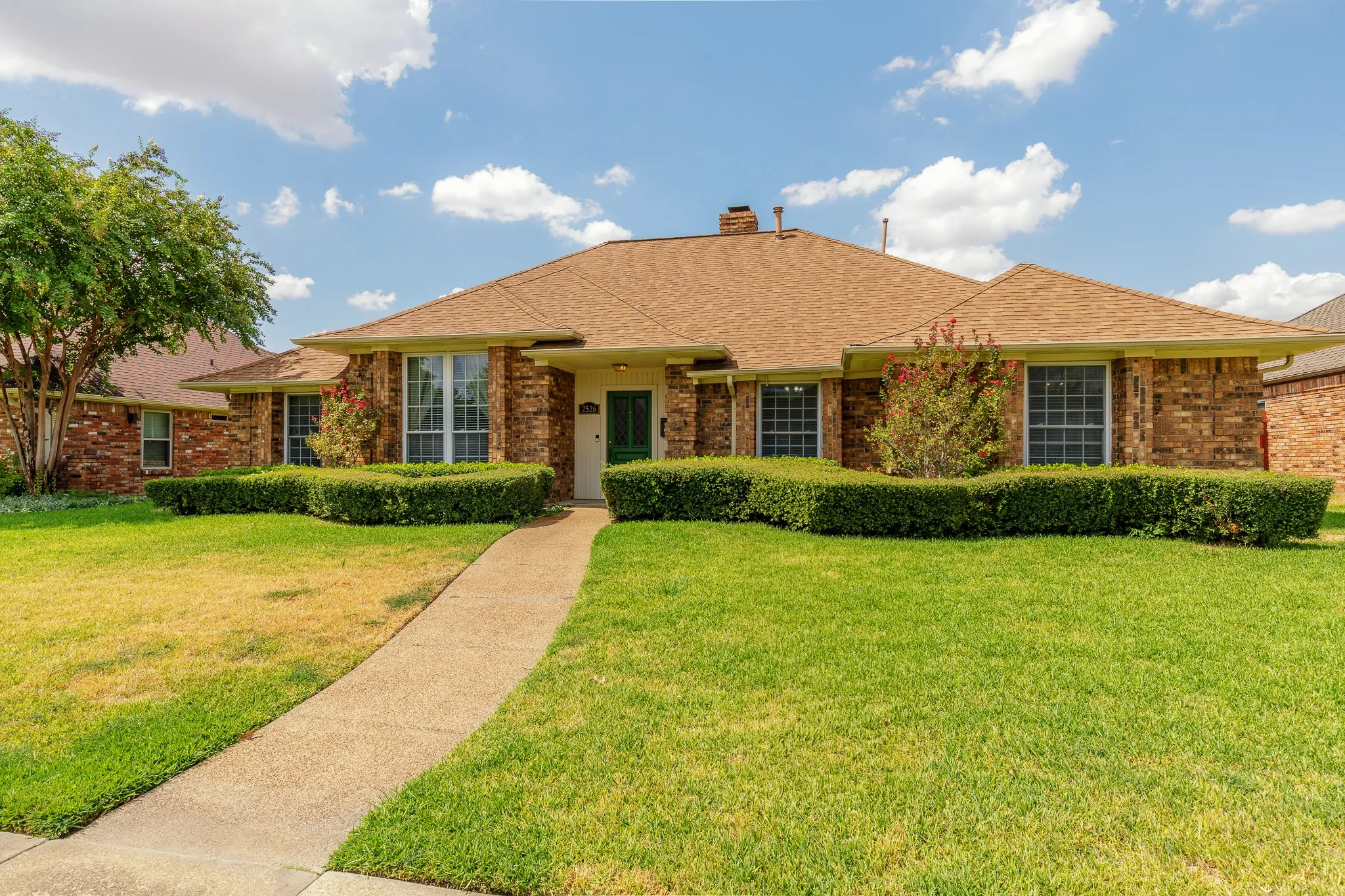 Single Family Residence For Sale in Dallas County , 2526 Willowdale Drive, Carrollton, Texas 75006, 4 Bedroom, 2 Bathroom, 2 Garage spaces, 2,345 Sqft, built in 1984, mls#21371386, Real Estate Agent in Carrollton, Homes For Sale in Dallas county, Homes For Sale in Carrollton, Realtor in Carrollton Texas, Real Estate Brokerage Independent Realty Texas, Luminita Cordes Realtor