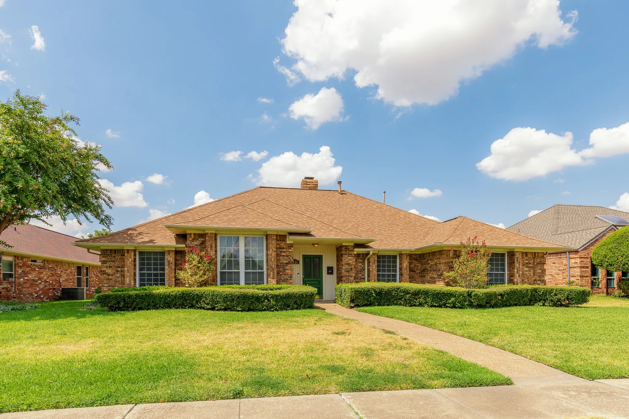 Single Family Residence For Sale in Dallas County , 2526 Willowdale Drive, Carrollton, Texas 75006, 4 Bedroom, 2 Bathroom, 2 Garage spaces, 2,345 Sqft, built in 1984, mls#21371386, Real Estate Agent in Carrollton, Homes For Sale in Dallas county, Homes For Sale in Carrollton, Realtor in Carrollton Texas, Real Estate Brokerage Independent Realty Texas, Luminita Cordes Realtor