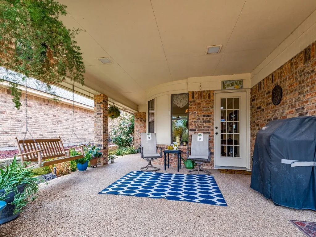 So much room for outdoor activities in the shade...steaks anyone?