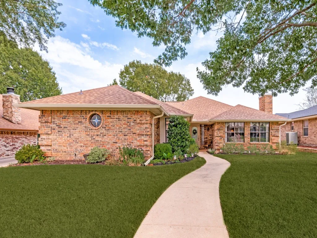 2213 Ridgewood is ready for a new chapter. Will it be your family?