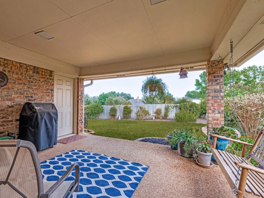 The houses behind sit lower than this property so it makes the backyard private!
