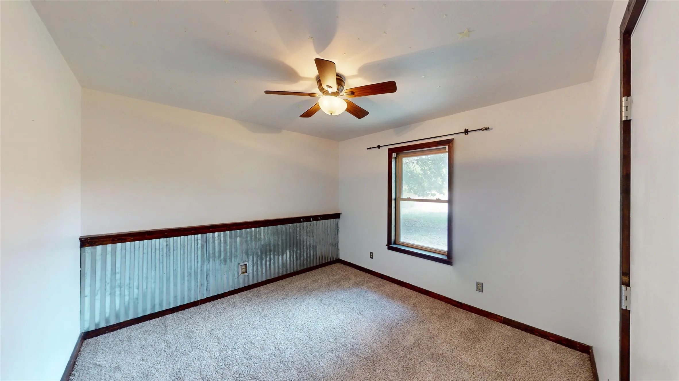 Single Family Residence For Sale in Ellis County , 4270 Sir Lancelot Circle, Midlothian, Texas 76065, 4 Bedroom, 3 Bathroom, Garage spaces, 2,011 Sqft, built in 1981, mls#21374152, Real Estate Agent in Midlothian, Homes For Sale in Ellis county, Homes For Sale in Midlothian, Realtor in Midlothian Texas, Real Estate Brokerage Independent Realty Texas, Luminita Cordes Realtor