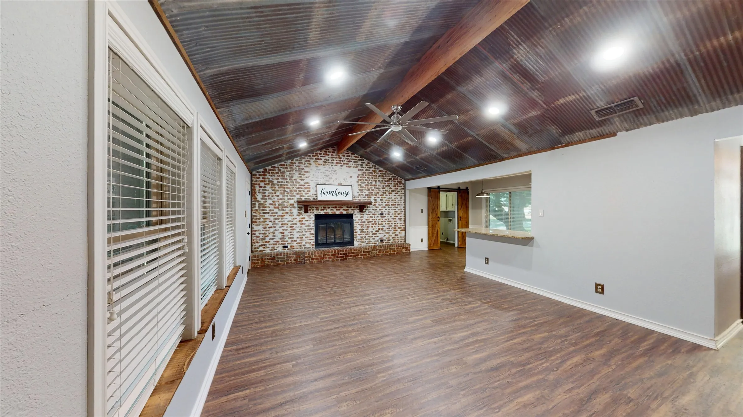 Single Family Residence For Sale in Ellis County , 4270 Sir Lancelot Circle, Midlothian, Texas 76065, 4 Bedroom, 3 Bathroom, Garage spaces, 2,011 Sqft, built in 1981, mls#21374152, Real Estate Agent in Midlothian, Homes For Sale in Ellis county, Homes For Sale in Midlothian, Realtor in Midlothian Texas, Real Estate Brokerage Independent Realty Texas, Luminita Cordes Realtor