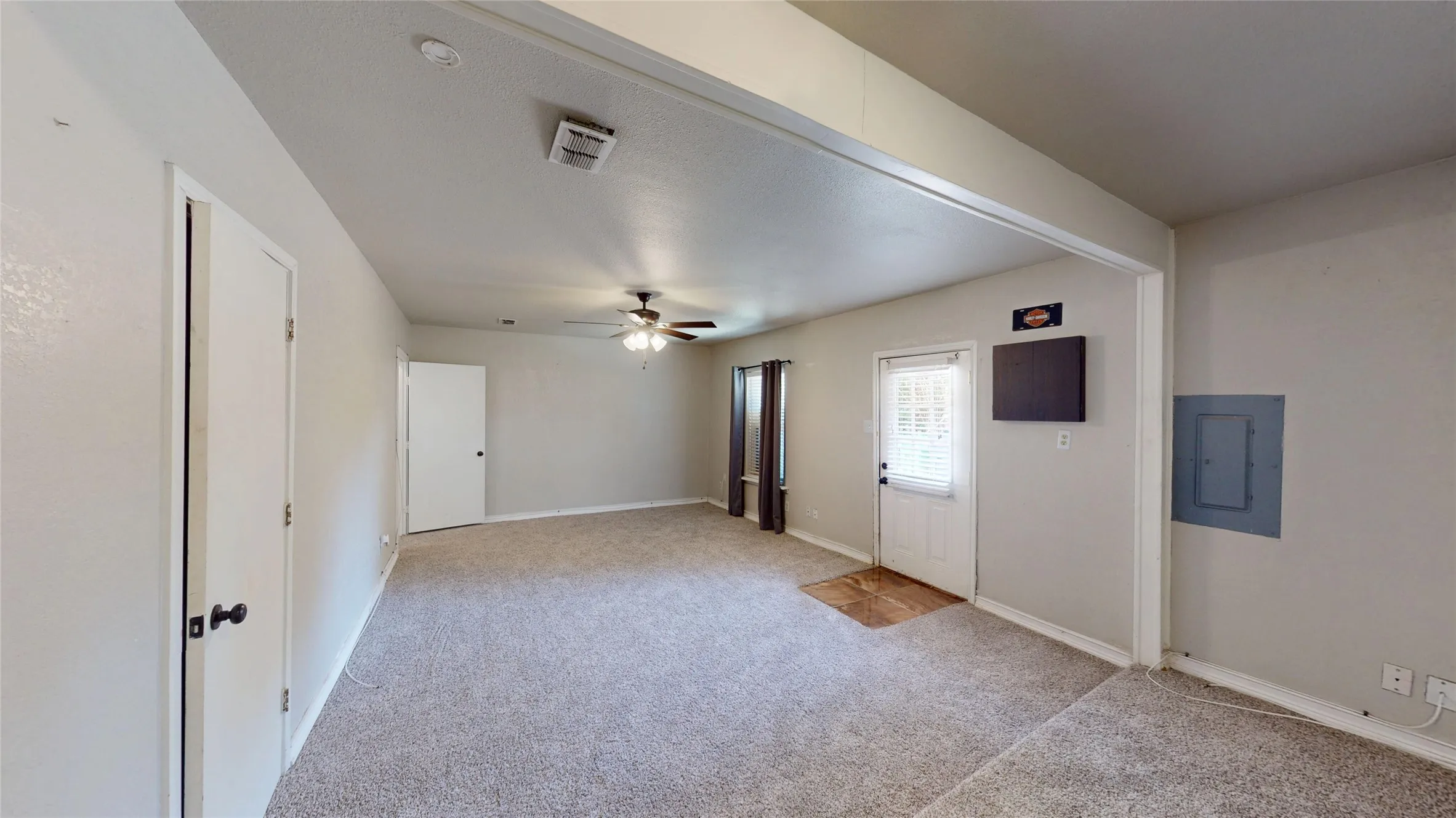 Single Family Residence For Sale in Ellis County , 4270 Sir Lancelot Circle, Midlothian, Texas 76065, 4 Bedroom, 3 Bathroom, Garage spaces, 2,011 Sqft, built in 1981, mls#21374152, Real Estate Agent in Midlothian, Homes For Sale in Ellis county, Homes For Sale in Midlothian, Realtor in Midlothian Texas, Real Estate Brokerage Independent Realty Texas, Luminita Cordes Realtor