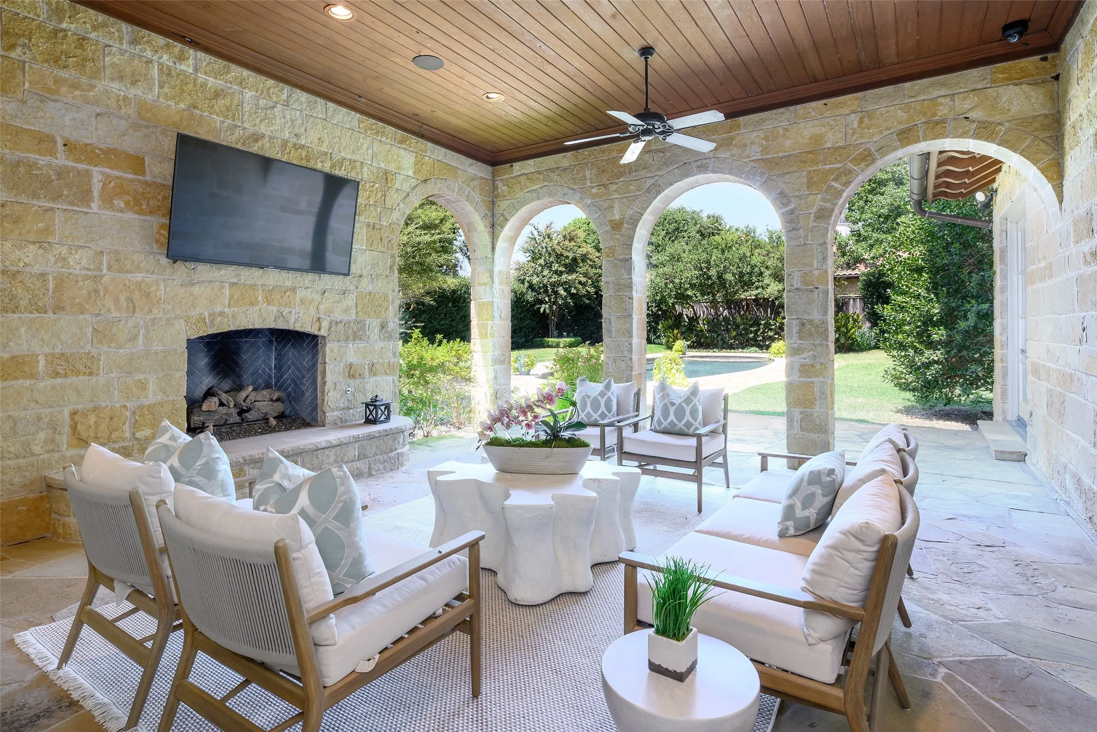 Single Family Residence For Sale in Dallas County , 5543 Edlen Drive, Dallas, Texas 75220, 5 Bedroom, 9 Bathroom, 3 Garage spaces, 8,892 Sqft, built in 2005, mls#21365489, Real Estate Agent in Dallas, Homes For Sale in Dallas county, Homes For Sale in Dallas, Realtor in Dallas Texas, Real Estate Brokerage Independent Realty Texas, Luminita Cordes Realtor