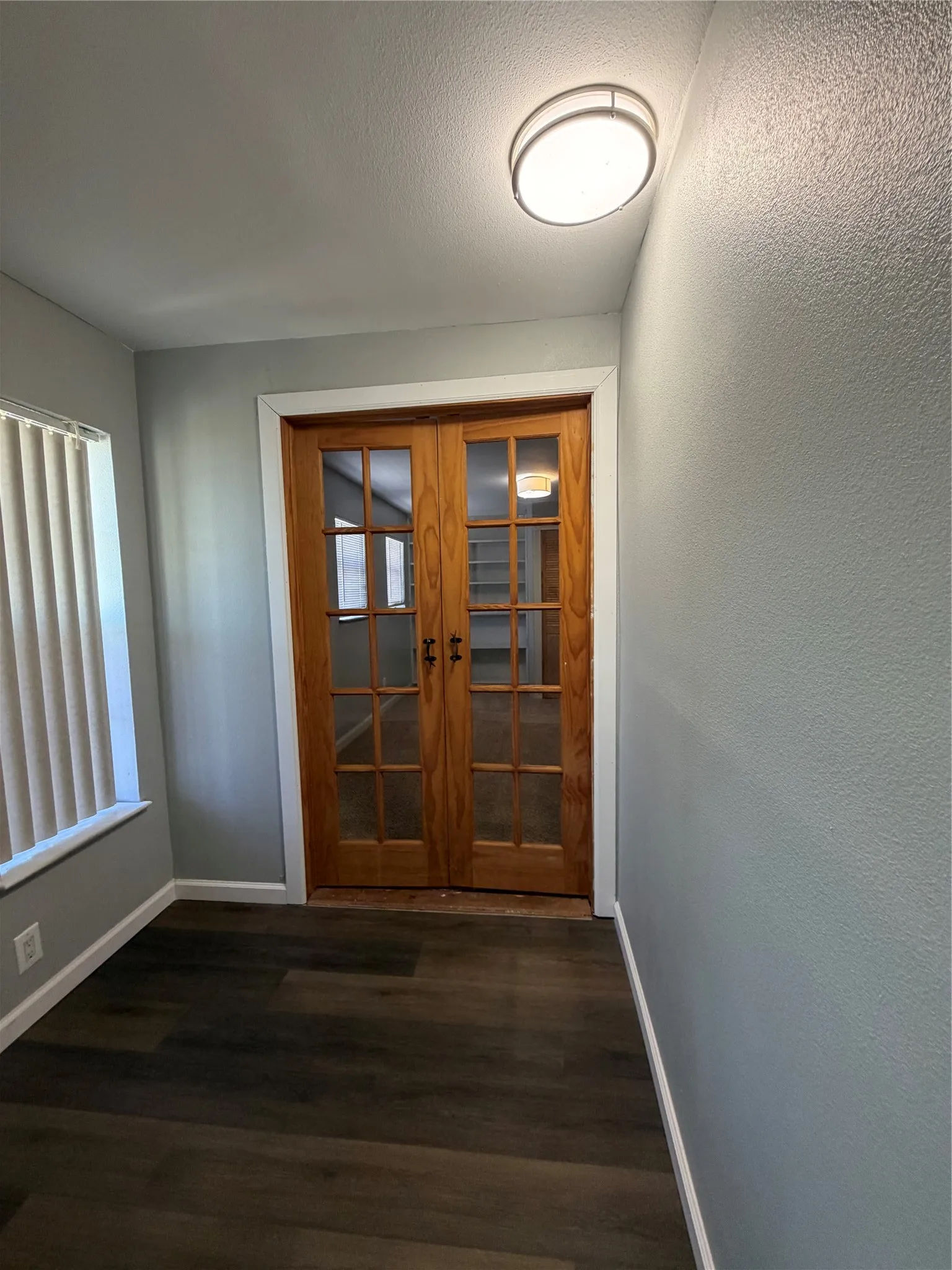 Entrance to front room