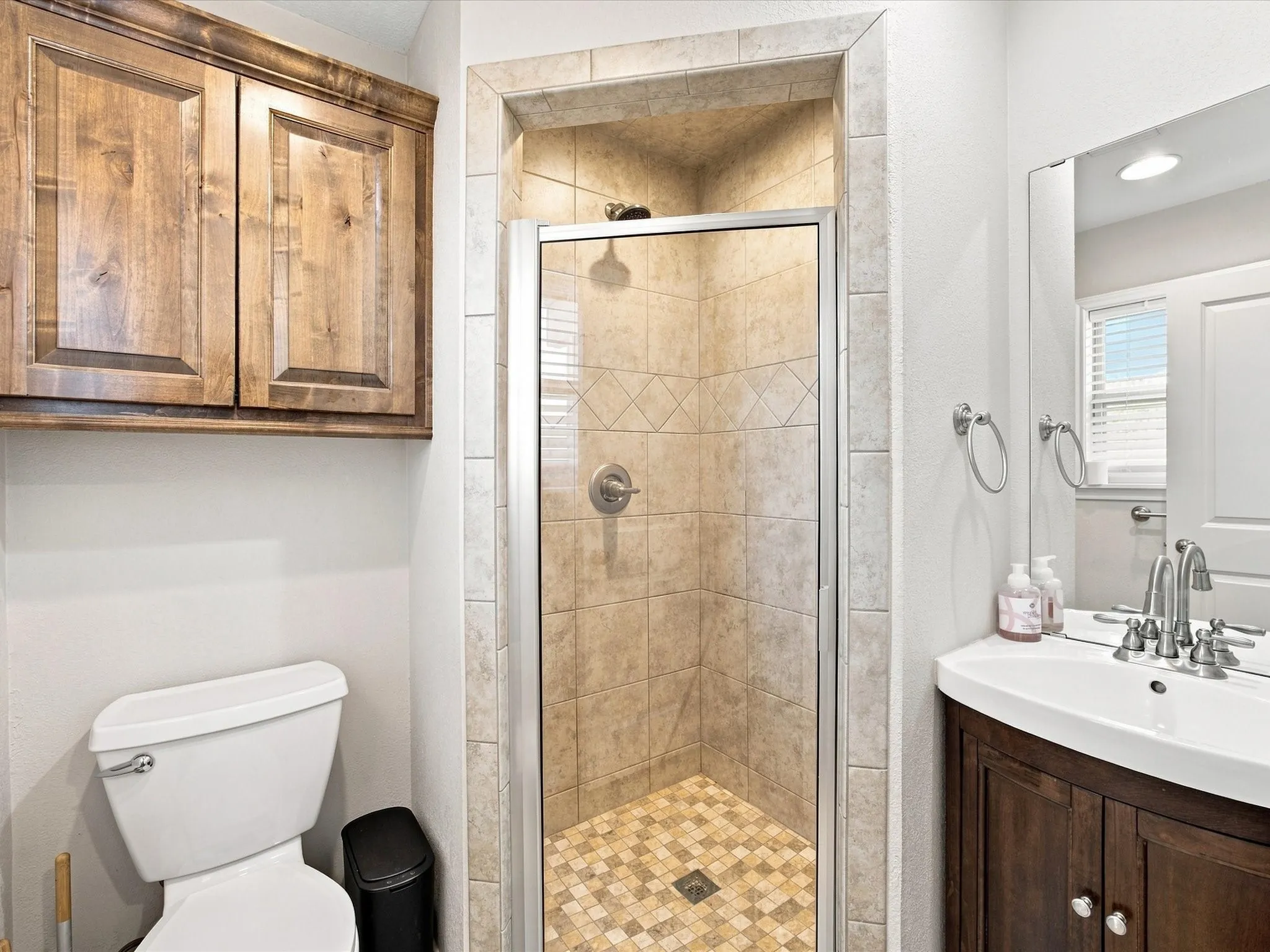 Single Family Residence For Sale in Young County , 584 HWY 16 N, Graham, Texas 76450, 3 Bedroom, 2 Bathroom, Garage spaces, 1,856 Sqft, built in 1965, mls#21370748, Real Estate Agent in Graham, Homes For Sale in Young county, Homes For Sale in Graham, Realtor in Graham Texas, Real Estate Brokerage Independent Realty Texas, Luminita Cordes Realtor