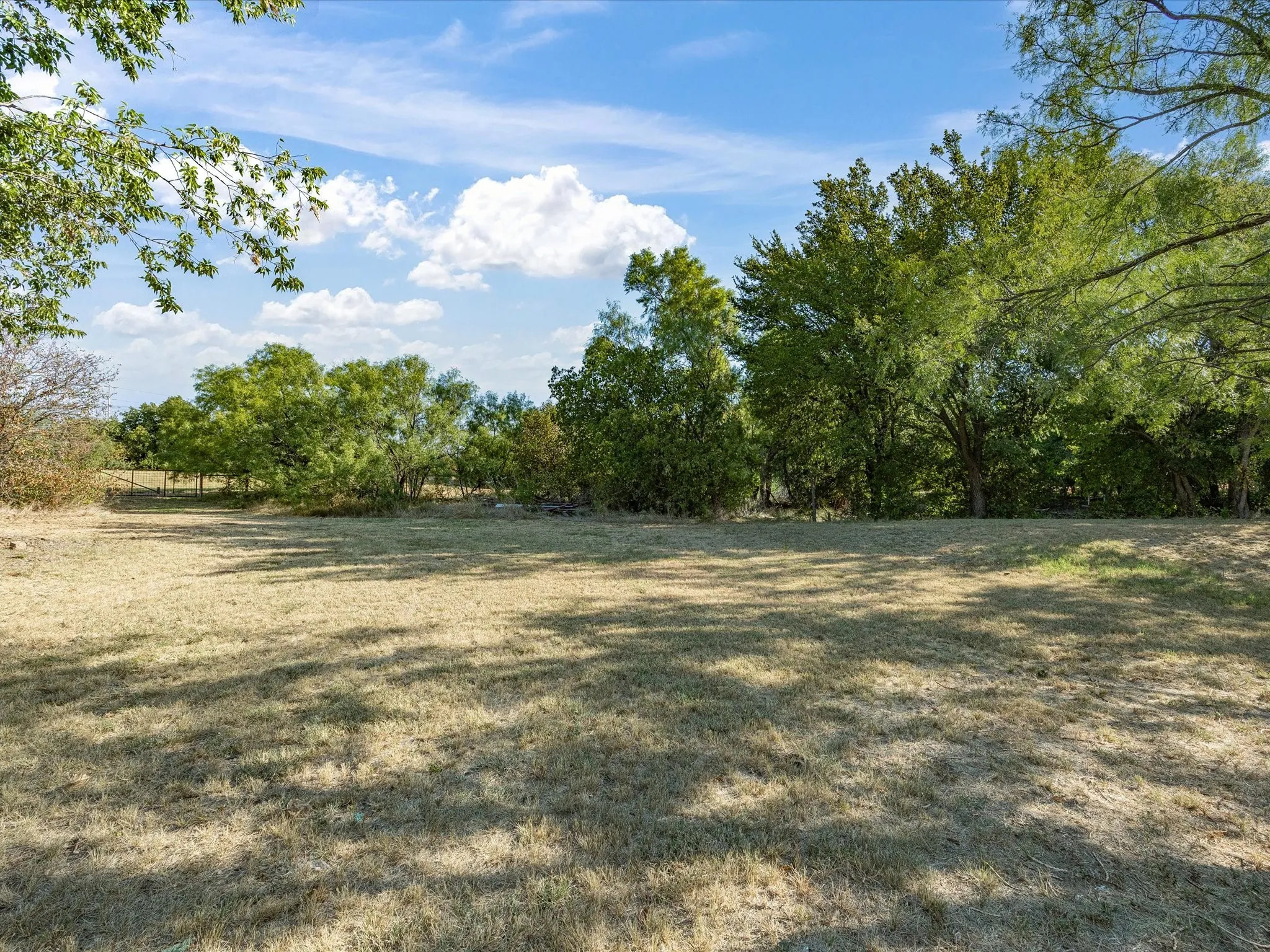 Single Family Residence For Sale in Young County , 584 HWY 16 N, Graham, Texas 76450, 3 Bedroom, 2 Bathroom, Garage spaces, 1,856 Sqft, built in 1965, mls#21370748, Real Estate Agent in Graham, Homes For Sale in Young county, Homes For Sale in Graham, Realtor in Graham Texas, Real Estate Brokerage Independent Realty Texas, Luminita Cordes Realtor