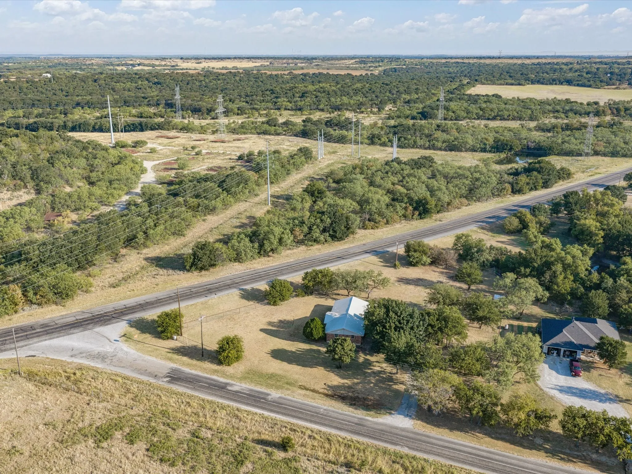 Single Family Residence For Sale in Young County , 584 HWY 16 N, Graham, Texas 76450, 3 Bedroom, 2 Bathroom, Garage spaces, 1,856 Sqft, built in 1965, mls#21370748, Real Estate Agent in Graham, Homes For Sale in Young county, Homes For Sale in Graham, Realtor in Graham Texas, Real Estate Brokerage Independent Realty Texas, Luminita Cordes Realtor