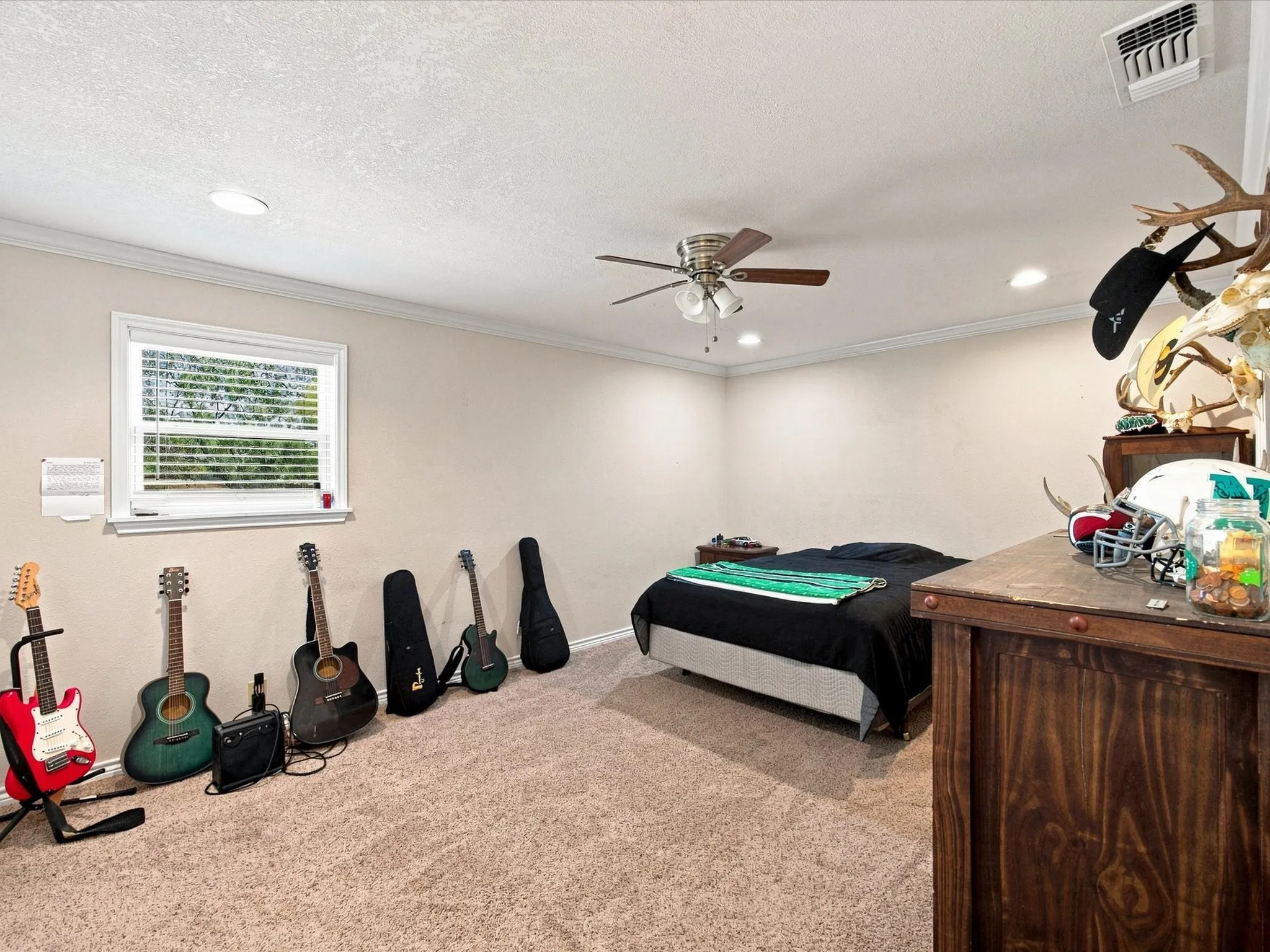 Single Family Residence For Sale in Young County , 584 HWY 16 N, Graham, Texas 76450, 3 Bedroom, 2 Bathroom, Garage spaces, 1,856 Sqft, built in 1965, mls#21370748, Real Estate Agent in Graham, Homes For Sale in Young county, Homes For Sale in Graham, Realtor in Graham Texas, Real Estate Brokerage Independent Realty Texas, Luminita Cordes Realtor