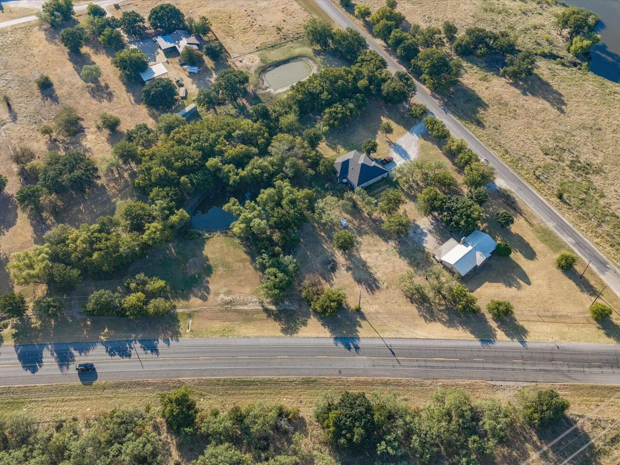 Single Family Residence For Sale in Young County , 584 HWY 16 N, Graham, Texas 76450, 3 Bedroom, 2 Bathroom, Garage spaces, 1,856 Sqft, built in 1965, mls#21370748, Real Estate Agent in Graham, Homes For Sale in Young county, Homes For Sale in Graham, Realtor in Graham Texas, Real Estate Brokerage Independent Realty Texas, Luminita Cordes Realtor