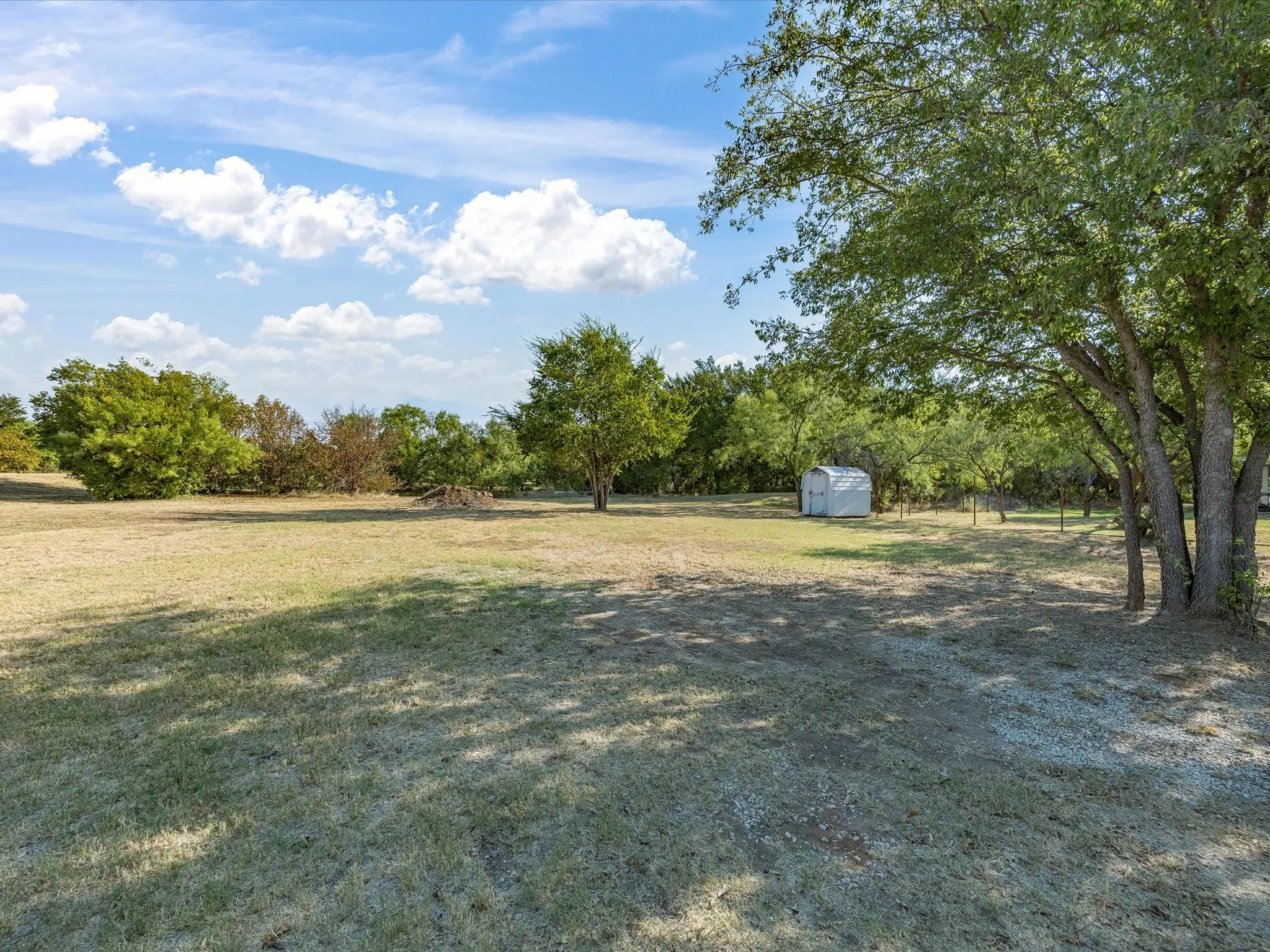 Single Family Residence For Sale in Young County , 584 HWY 16 N, Graham, Texas 76450, 3 Bedroom, 2 Bathroom, Garage spaces, 1,856 Sqft, built in 1965, mls#21370748, Real Estate Agent in Graham, Homes For Sale in Young county, Homes For Sale in Graham, Realtor in Graham Texas, Real Estate Brokerage Independent Realty Texas, Luminita Cordes Realtor