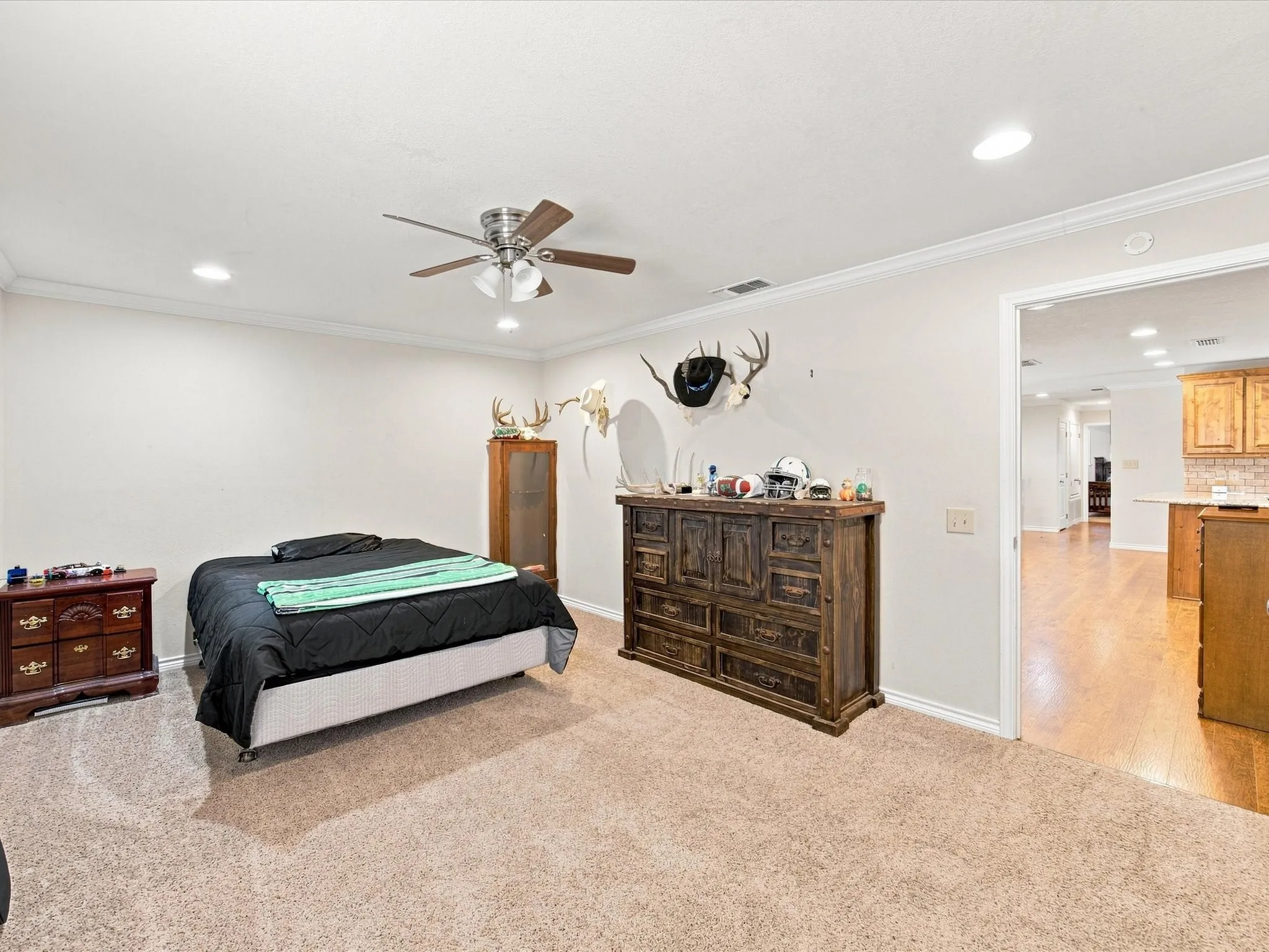 Single Family Residence For Sale in Young County , 584 HWY 16 N, Graham, Texas 76450, 3 Bedroom, 2 Bathroom, Garage spaces, 1,856 Sqft, built in 1965, mls#21370748, Real Estate Agent in Graham, Homes For Sale in Young county, Homes For Sale in Graham, Realtor in Graham Texas, Real Estate Brokerage Independent Realty Texas, Luminita Cordes Realtor