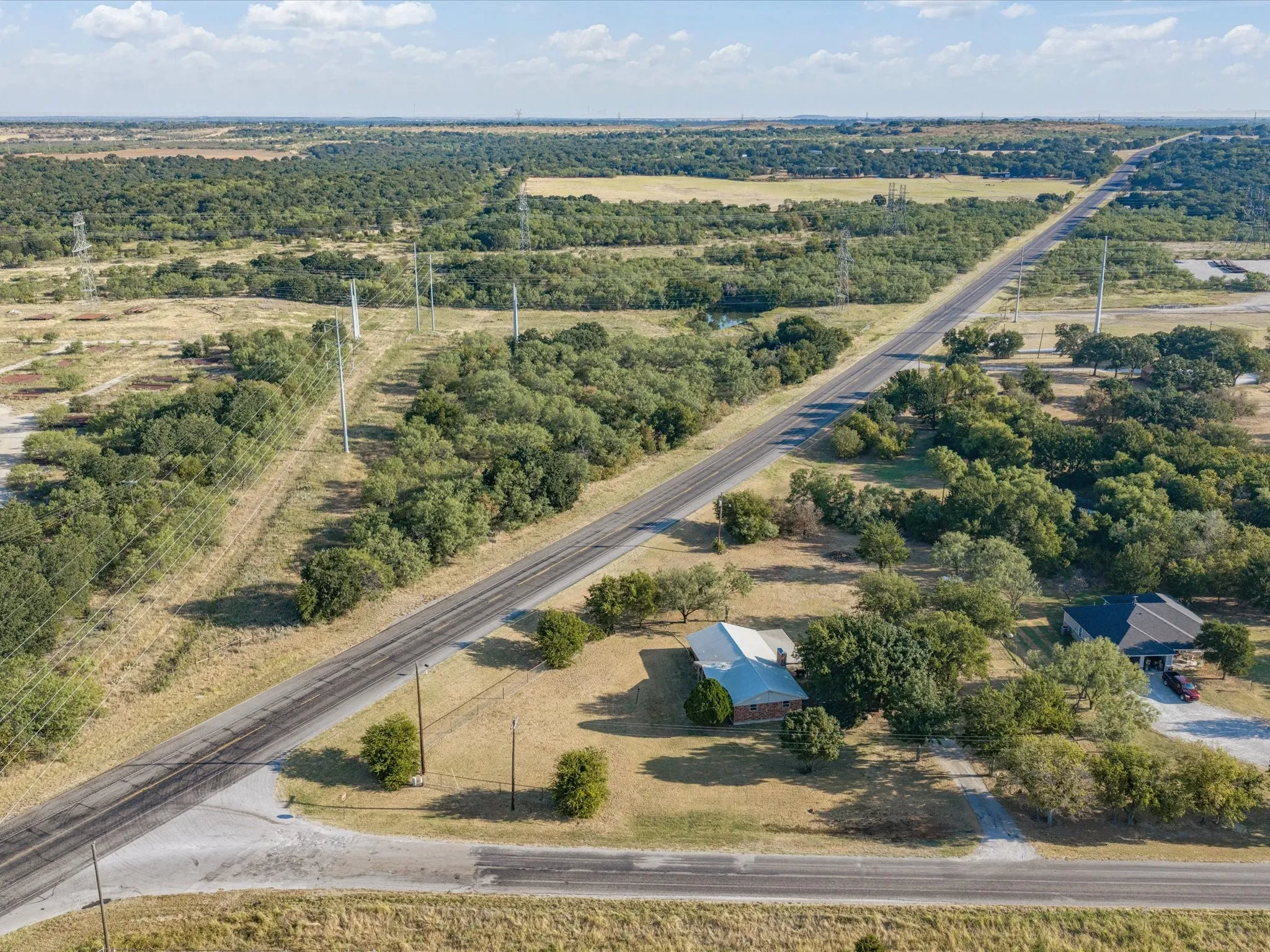 Single Family Residence For Sale in Young County , 584 HWY 16 N, Graham, Texas 76450, 3 Bedroom, 2 Bathroom, Garage spaces, 1,856 Sqft, built in 1965, mls#21370748, Real Estate Agent in Graham, Homes For Sale in Young county, Homes For Sale in Graham, Realtor in Graham Texas, Real Estate Brokerage Independent Realty Texas, Luminita Cordes Realtor