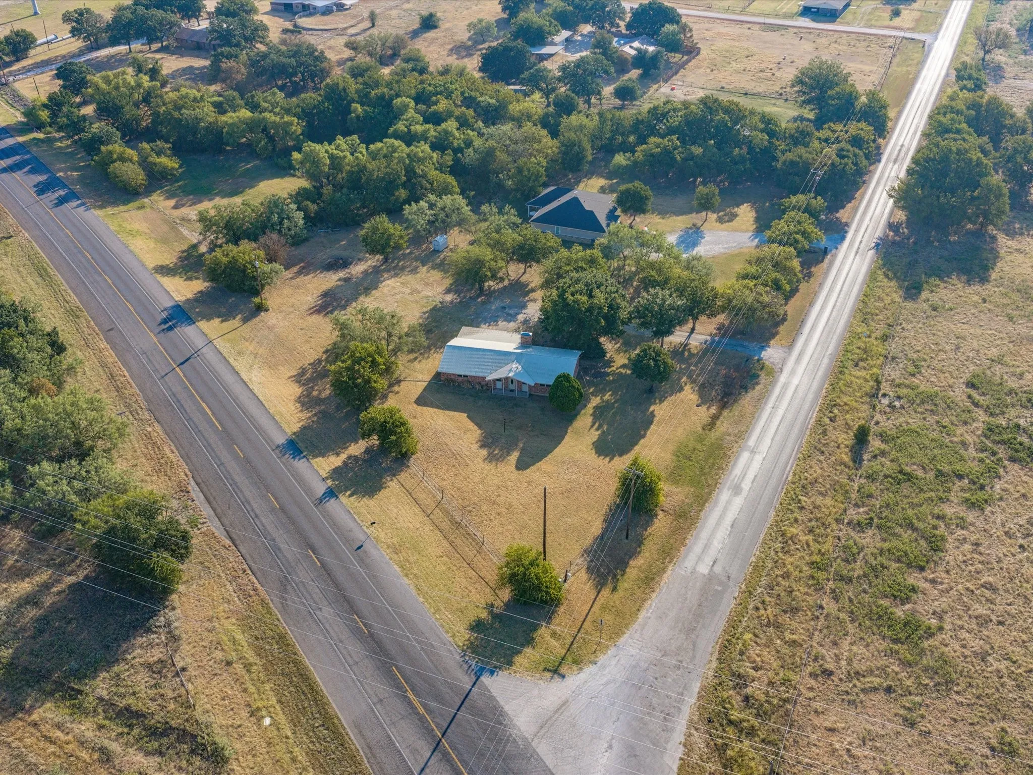 Single Family Residence For Sale in Young County , 584 HWY 16 N, Graham, Texas 76450, 3 Bedroom, 2 Bathroom, Garage spaces, 1,856 Sqft, built in 1965, mls#21370748, Real Estate Agent in Graham, Homes For Sale in Young county, Homes For Sale in Graham, Realtor in Graham Texas, Real Estate Brokerage Independent Realty Texas, Luminita Cordes Realtor