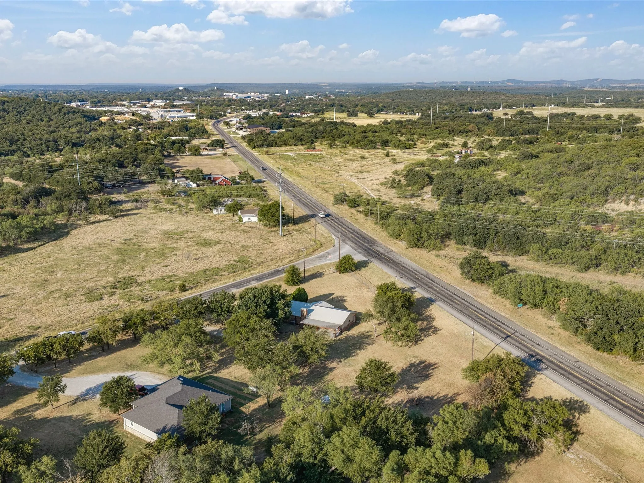 Single Family Residence For Sale in Young County , 584 HWY 16 N, Graham, Texas 76450, 3 Bedroom, 2 Bathroom, Garage spaces, 1,856 Sqft, built in 1965, mls#21370748, Real Estate Agent in Graham, Homes For Sale in Young county, Homes For Sale in Graham, Realtor in Graham Texas, Real Estate Brokerage Independent Realty Texas, Luminita Cordes Realtor