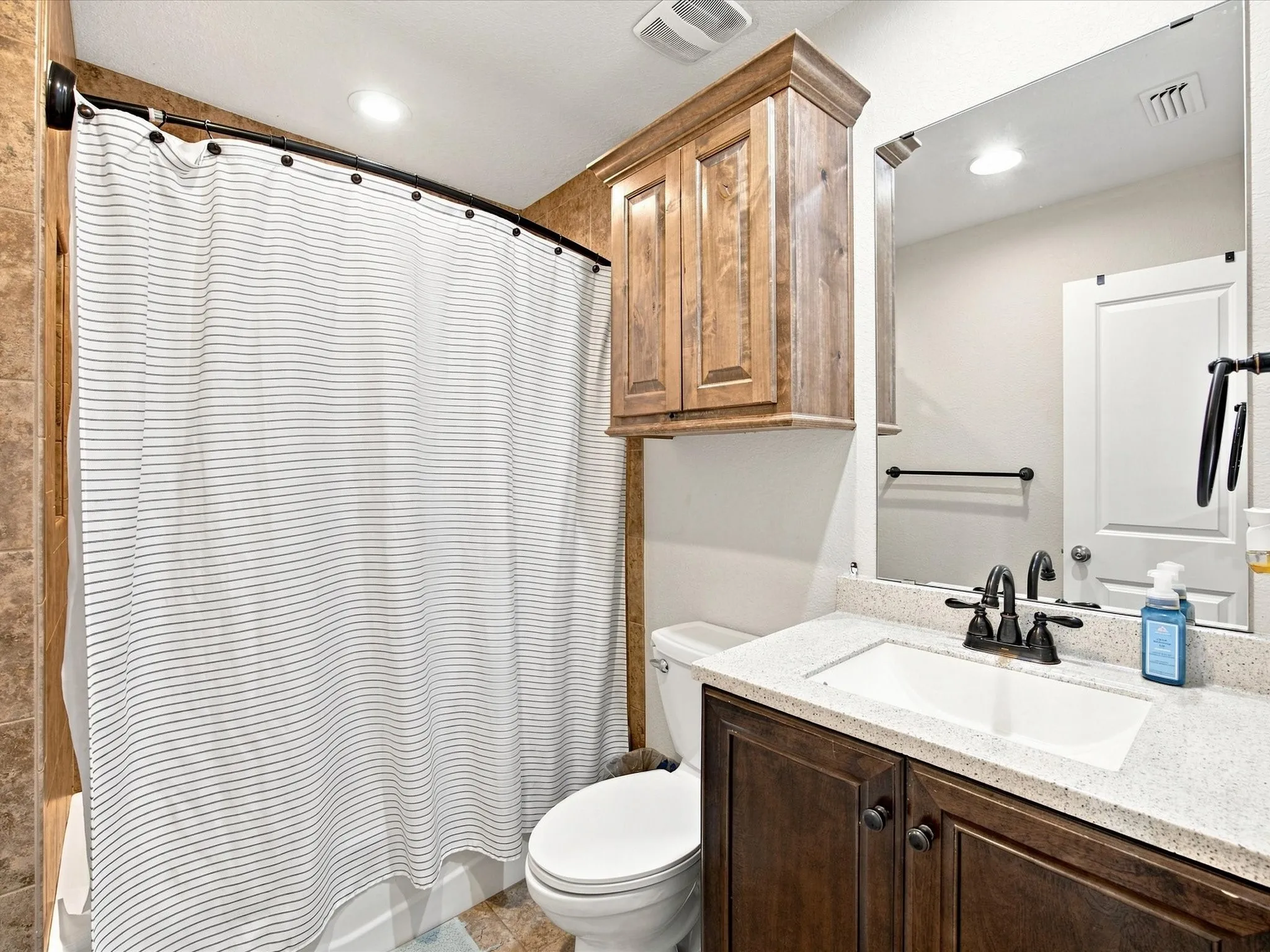 Single Family Residence For Sale in Young County , 584 HWY 16 N, Graham, Texas 76450, 3 Bedroom, 2 Bathroom, Garage spaces, 1,856 Sqft, built in 1965, mls#21370748, Real Estate Agent in Graham, Homes For Sale in Young county, Homes For Sale in Graham, Realtor in Graham Texas, Real Estate Brokerage Independent Realty Texas, Luminita Cordes Realtor