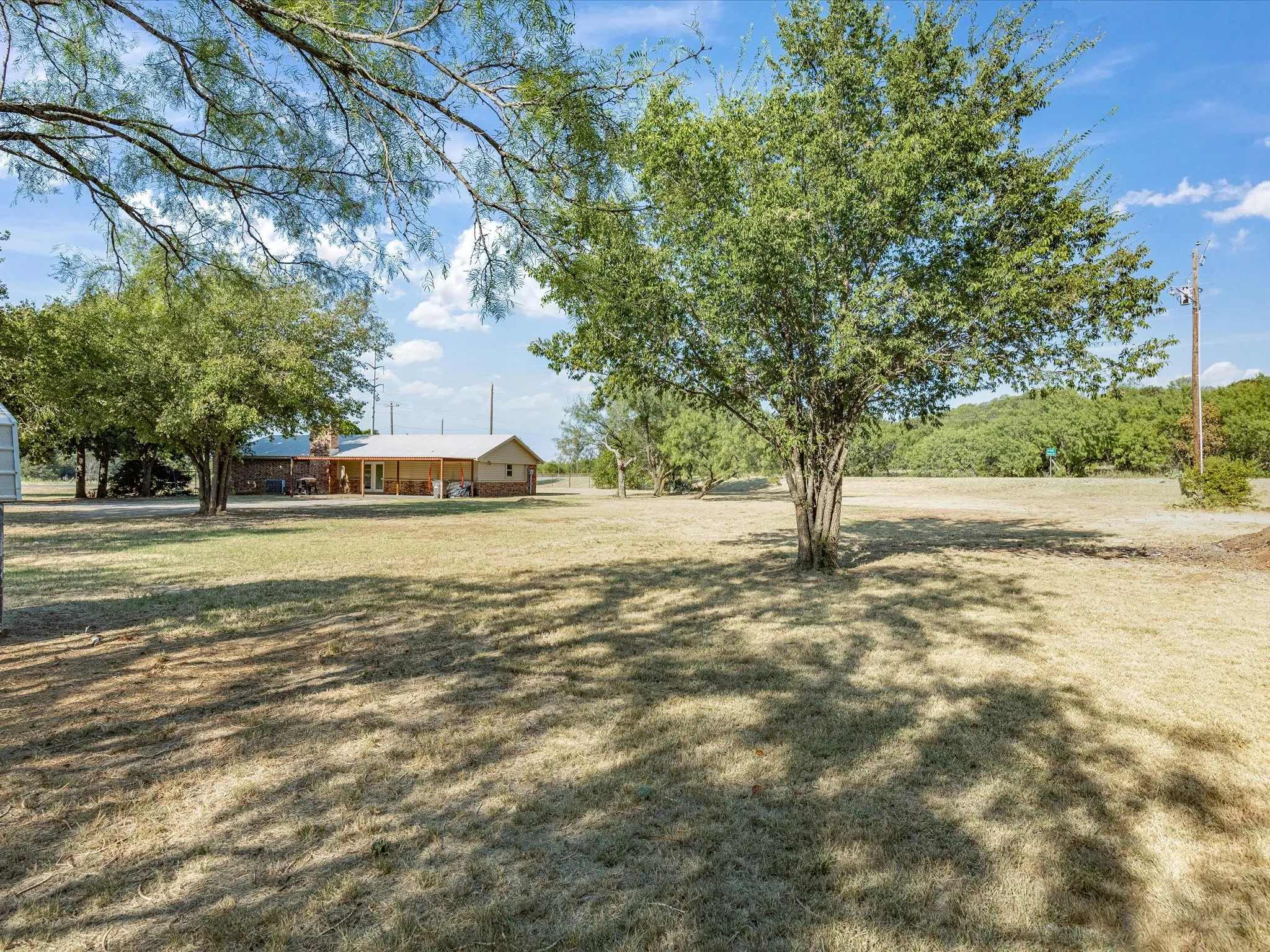 Single Family Residence For Sale in Young County , 584 HWY 16 N, Graham, Texas 76450, 3 Bedroom, 2 Bathroom, Garage spaces, 1,856 Sqft, built in 1965, mls#21370748, Real Estate Agent in Graham, Homes For Sale in Young county, Homes For Sale in Graham, Realtor in Graham Texas, Real Estate Brokerage Independent Realty Texas, Luminita Cordes Realtor