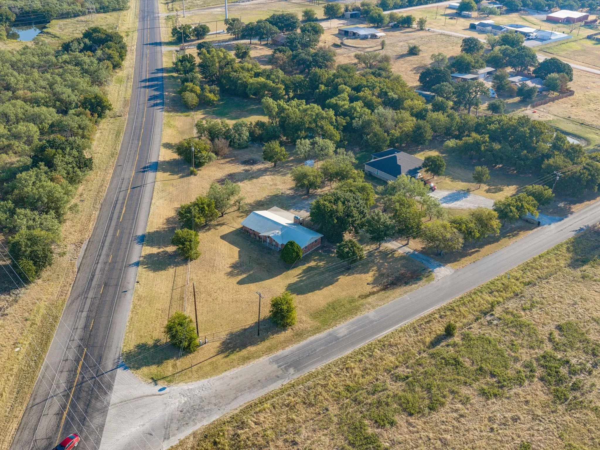 Single Family Residence For Sale in Young County , 584 HWY 16 N, Graham, Texas 76450, 3 Bedroom, 2 Bathroom, Garage spaces, 1,856 Sqft, built in 1965, mls#21370748, Real Estate Agent in Graham, Homes For Sale in Young county, Homes For Sale in Graham, Realtor in Graham Texas, Real Estate Brokerage Independent Realty Texas, Luminita Cordes Realtor