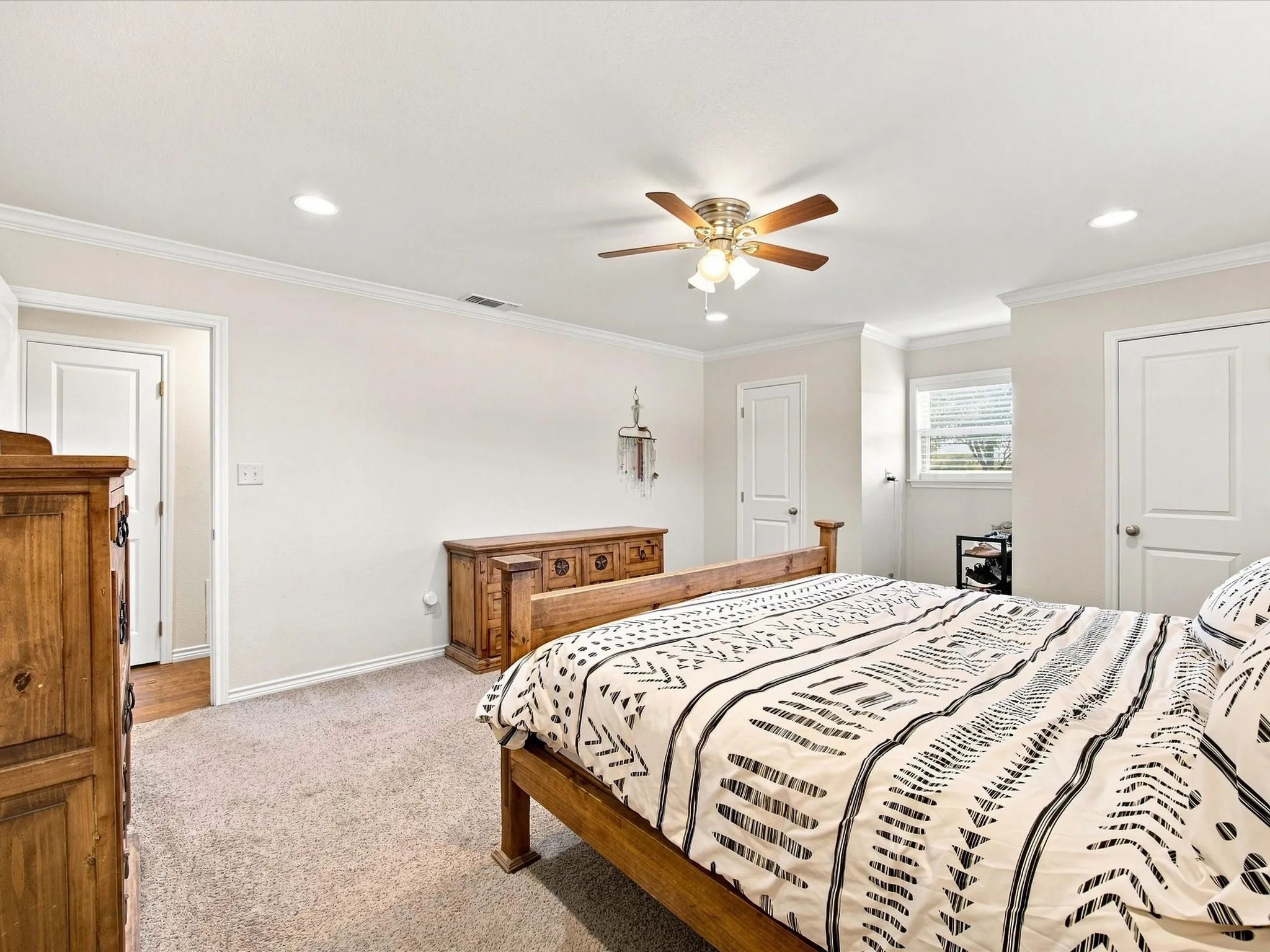 Single Family Residence For Sale in Young County , 584 HWY 16 N, Graham, Texas 76450, 3 Bedroom, 2 Bathroom, Garage spaces, 1,856 Sqft, built in 1965, mls#21370748, Real Estate Agent in Graham, Homes For Sale in Young county, Homes For Sale in Graham, Realtor in Graham Texas, Real Estate Brokerage Independent Realty Texas, Luminita Cordes Realtor