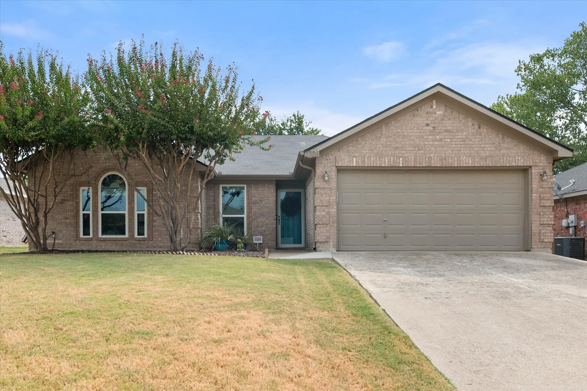 Single Family Residence For Sale in Tarrant County , 2708 Jennie Wells Drive, Mansfield, Texas 76063, 3 Bedroom, 2 Bathroom, 2 Garage spaces, 1,357 Sqft, built in 1999, mls#21373732, Real Estate Agent in Mansfield, Homes For Sale in Tarrant county, Homes For Sale in Mansfield, Realtor in Mansfield Texas, Real Estate Brokerage Independent Realty Texas, Luminita Cordes Realtor