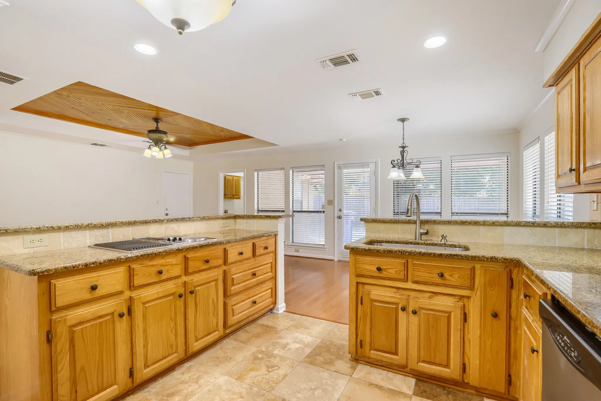 Single Family Residence For Sale in Dallas County , 806 Royal Birkdale Drive, Garland, Texas 75044, 3 Bedroom, 3 Bathroom, 2 Garage spaces, 2,258 Sqft, built in 1986, mls#21372639, Real Estate Agent in Garland, Homes For Sale in Dallas county, Homes For Sale in Garland, Realtor in Garland Texas, Real Estate Brokerage Independent Realty Texas, Luminita Cordes Realtor