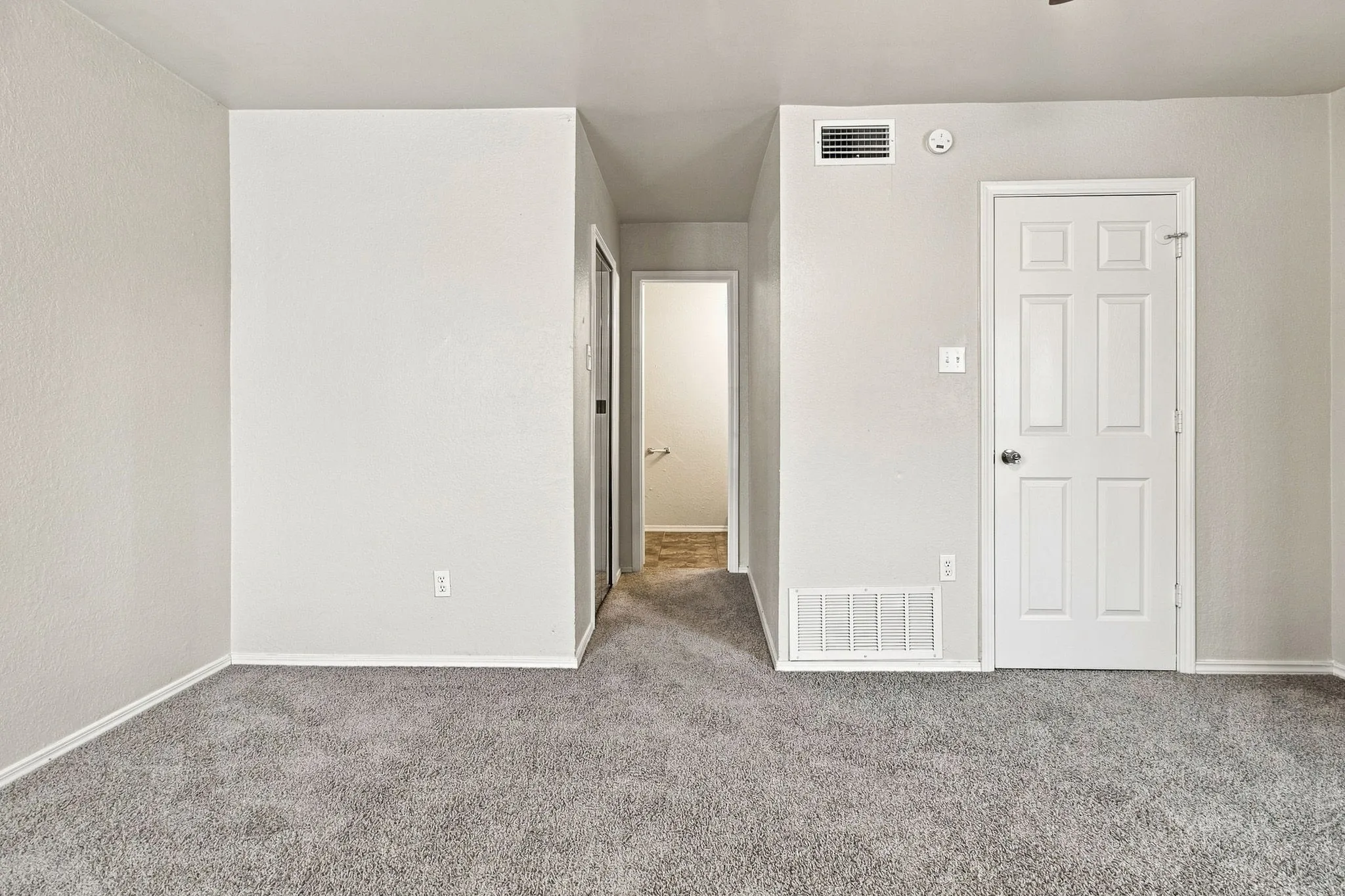 Grey textured carpeting
