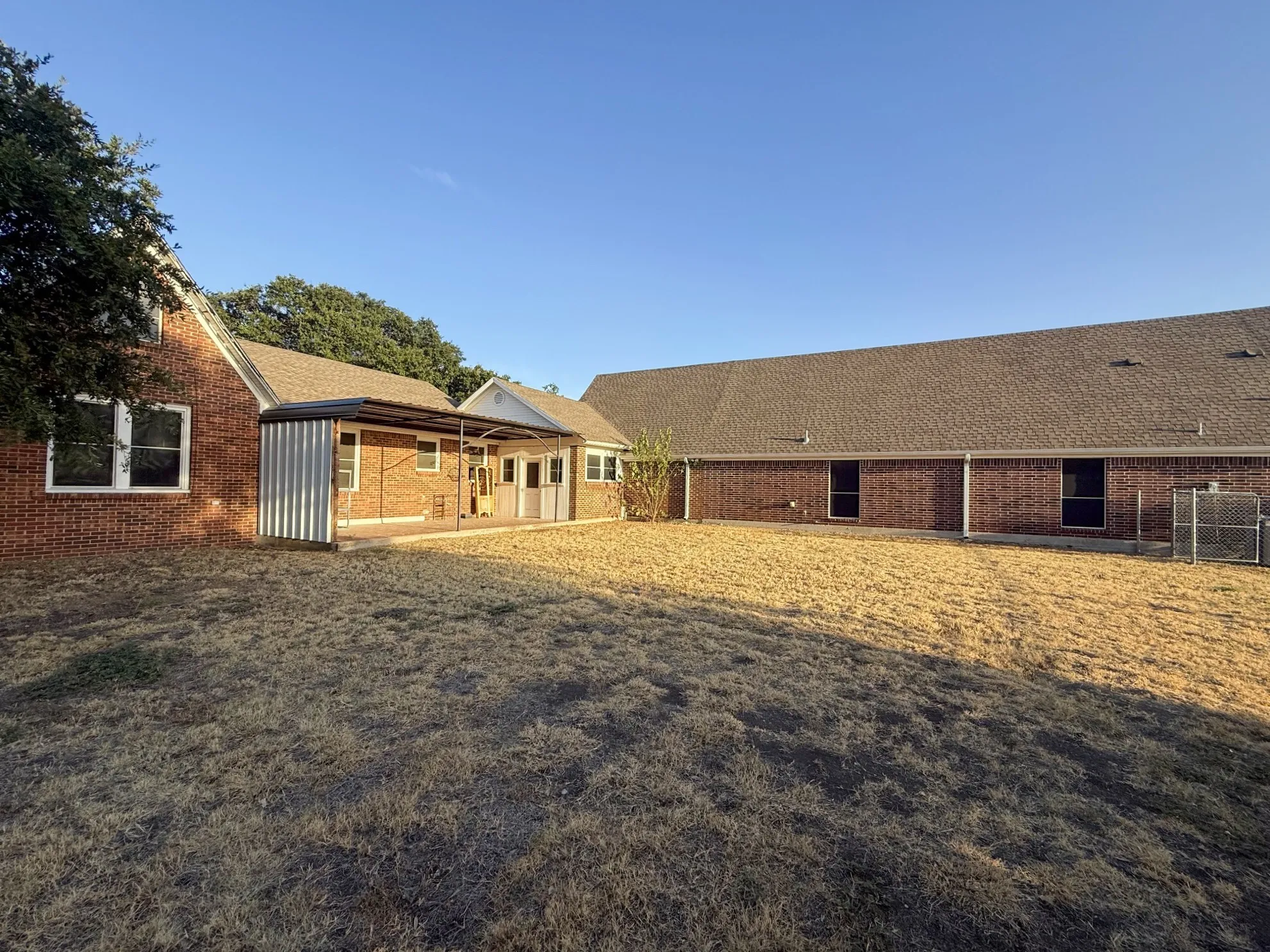 Single Family Residence For Sale in Tarrant County , 2405 Texan Drive, Haslet, Texas 76052, 4 Bedroom, 2 Bathroom, 3 Garage spaces, 4,410 Sqft, built in 1977, mls#21374168, Real Estate Agent in Haslet, Homes For Sale in Tarrant county, Homes For Sale in Haslet, Realtor in Haslet Texas, Real Estate Brokerage Independent Realty Texas, Luminita Cordes Realtor