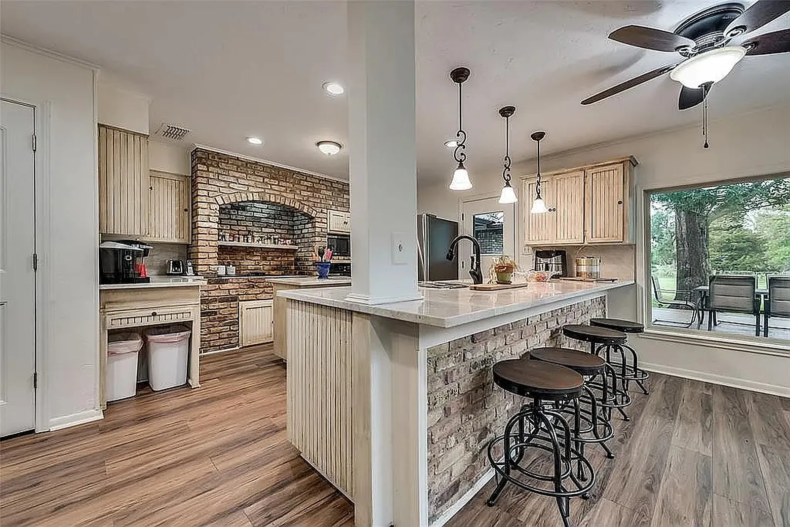 Single Family Residence For Sale in Freestone County , 740 W FM 27, Streetman, Texas 75859, 3 Bedroom, 3 Bathroom, Garage spaces, 3,102 Sqft, built in 1980, mls#21374181, Real Estate Agent in Streetman, Homes For Sale in Freestone county, Homes For Sale in Streetman, Realtor in Streetman Texas, Real Estate Brokerage Independent Realty Texas, Luminita Cordes Realtor
