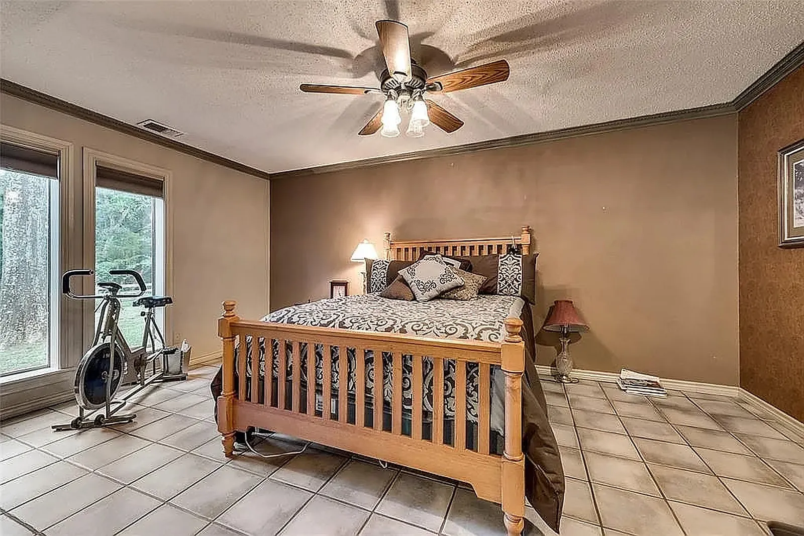 Single Family Residence For Sale in Freestone County , 740 W FM 27, Streetman, Texas 75859, 3 Bedroom, 3 Bathroom, Garage spaces, 3,102 Sqft, built in 1980, mls#21374181, Real Estate Agent in Streetman, Homes For Sale in Freestone county, Homes For Sale in Streetman, Realtor in Streetman Texas, Real Estate Brokerage Independent Realty Texas, Luminita Cordes Realtor