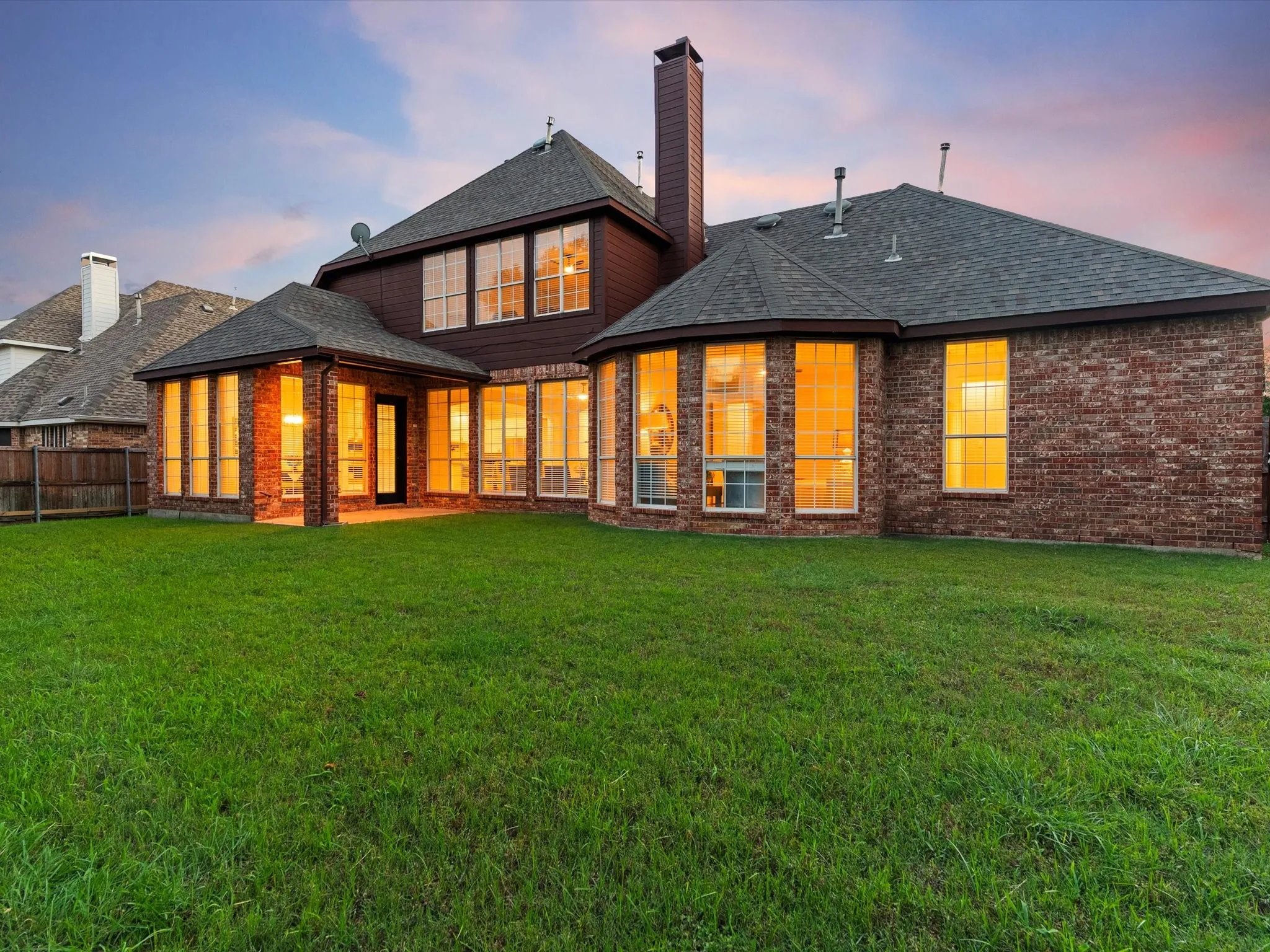 Single Family Residence For Sale in Denton County , 4332 Milsop Drive, Carrollton, Texas 75010, 4 Bedroom, 5 Bathroom, 3 Garage spaces, 3,999 Sqft, built in 2001, mls#21374178, Real Estate Agent in Carrollton, Homes For Sale in Denton county, Homes For Sale in Carrollton, Realtor in Carrollton Texas, Real Estate Brokerage Independent Realty Texas, Luminita Cordes Realtor