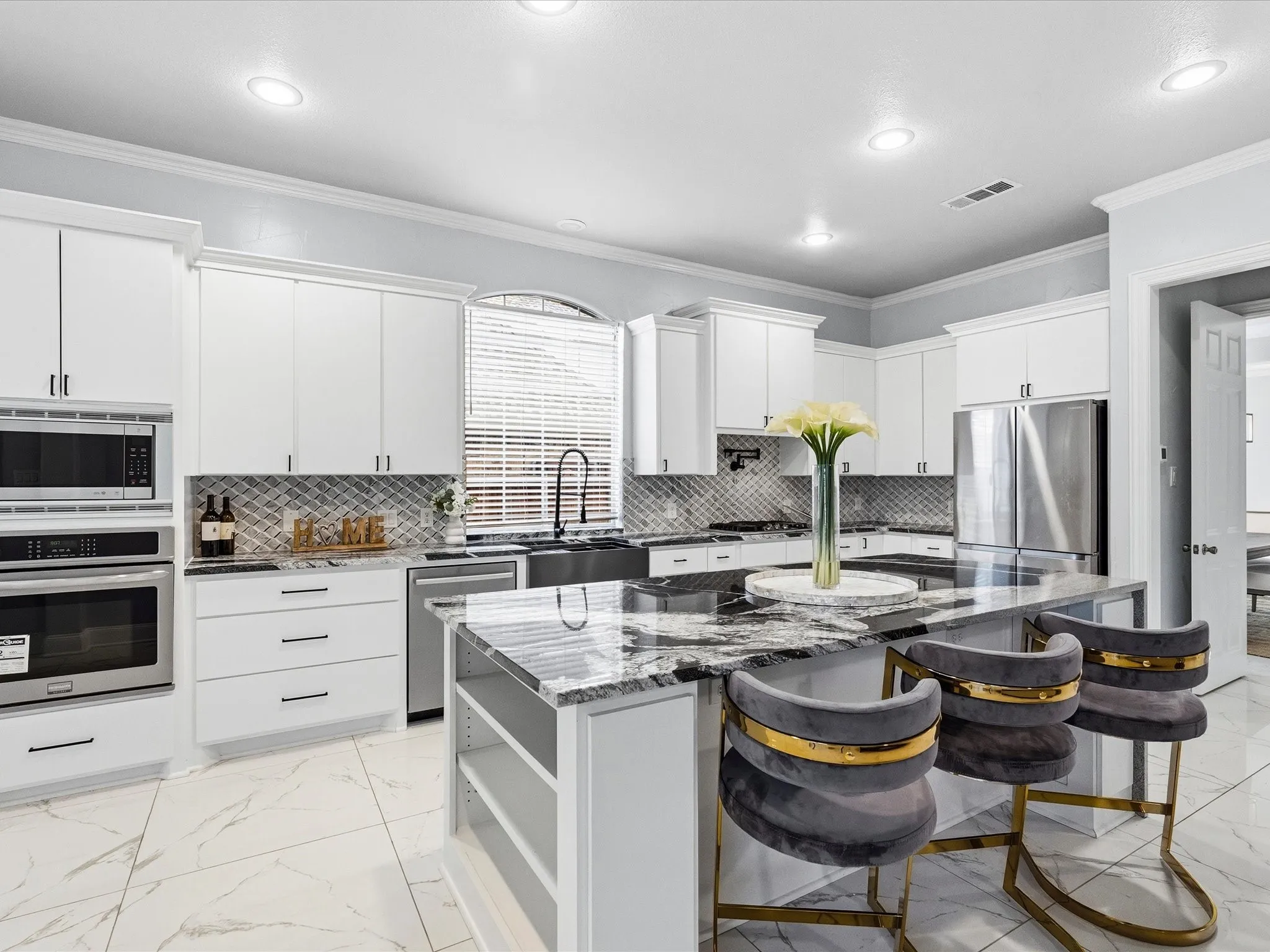 Single Family Residence For Sale in Denton County , 4332 Milsop Drive, Carrollton, Texas 75010, 4 Bedroom, 5 Bathroom, 3 Garage spaces, 3,999 Sqft, built in 2001, mls#21374178, Real Estate Agent in Carrollton, Homes For Sale in Denton county, Homes For Sale in Carrollton, Realtor in Carrollton Texas, Real Estate Brokerage Independent Realty Texas, Luminita Cordes Realtor