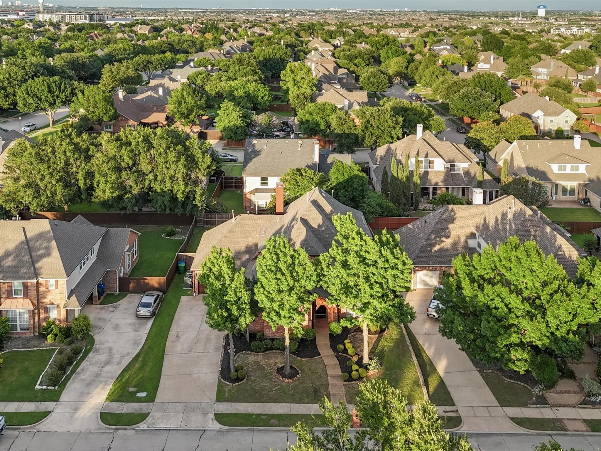 Single Family Residence For Sale in Denton County , 4332 Milsop Drive, Carrollton, Texas 75010, 4 Bedroom, 5 Bathroom, 3 Garage spaces, 3,999 Sqft, built in 2001, mls#21374178, Real Estate Agent in Carrollton, Homes For Sale in Denton county, Homes For Sale in Carrollton, Realtor in Carrollton Texas, Real Estate Brokerage Independent Realty Texas, Luminita Cordes Realtor