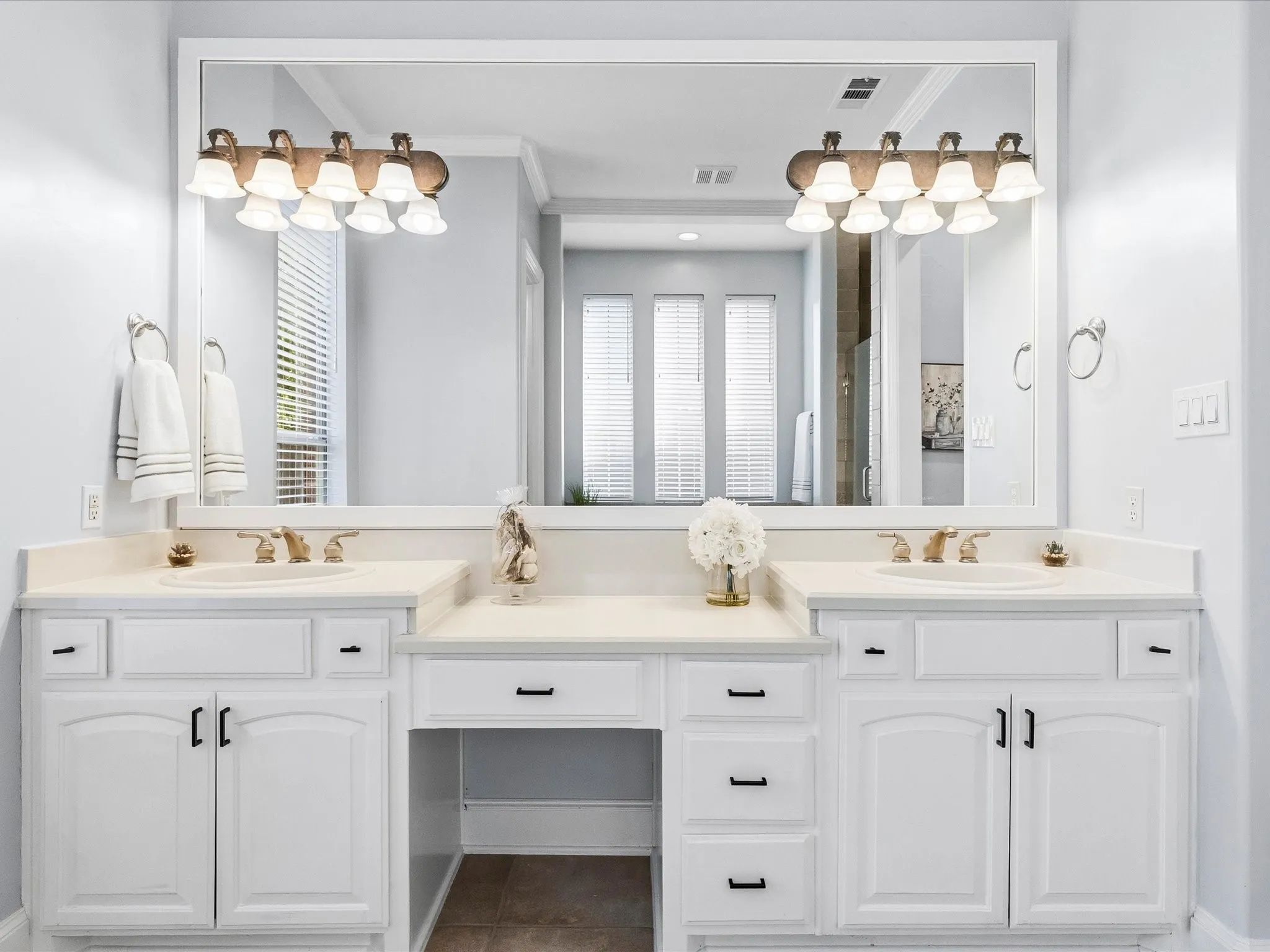 Single Family Residence For Sale in Denton County , 4332 Milsop Drive, Carrollton, Texas 75010, 4 Bedroom, 5 Bathroom, 3 Garage spaces, 3,999 Sqft, built in 2001, mls#21374178, Real Estate Agent in Carrollton, Homes For Sale in Denton county, Homes For Sale in Carrollton, Realtor in Carrollton Texas, Real Estate Brokerage Independent Realty Texas, Luminita Cordes Realtor