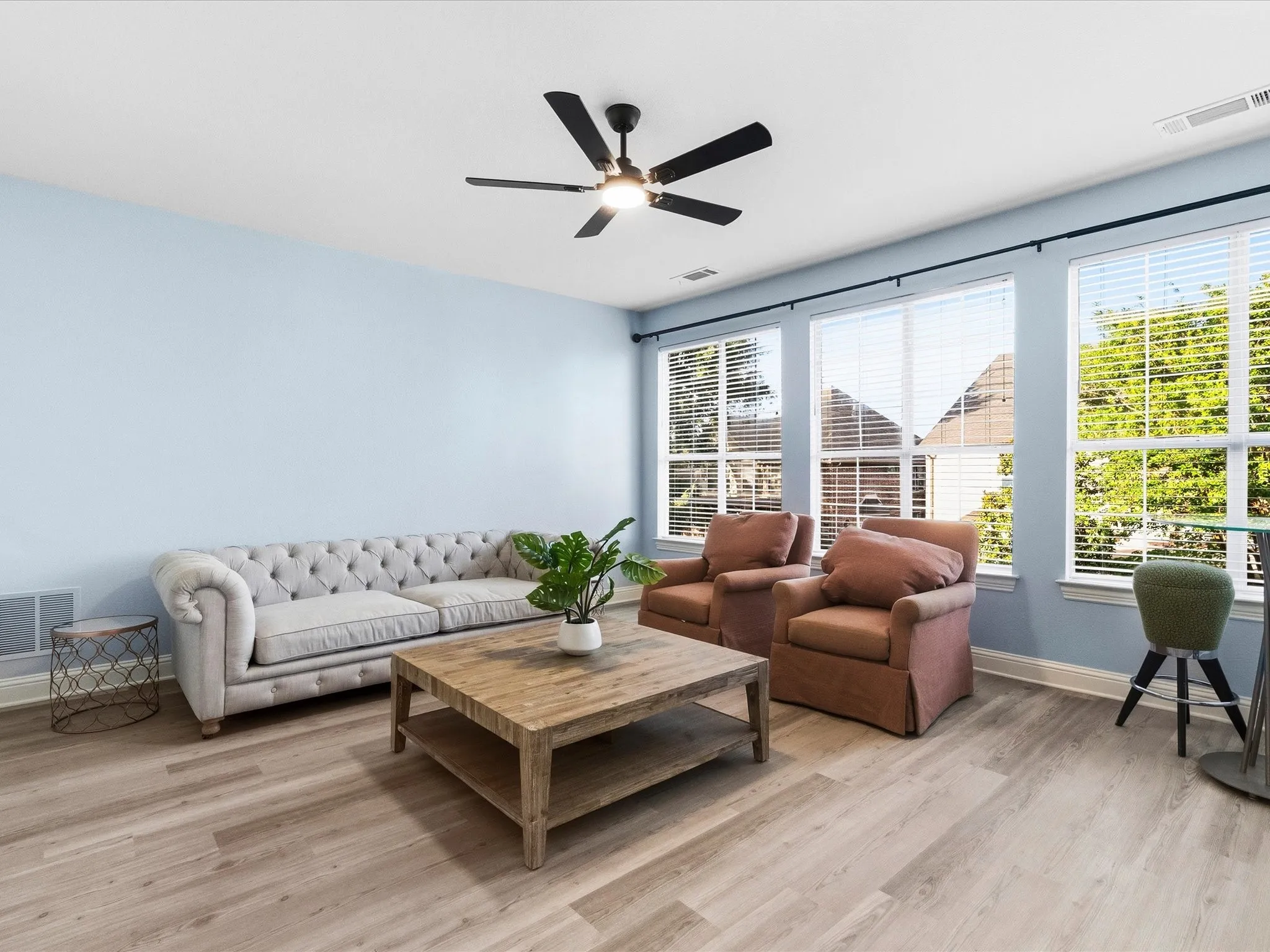 Single Family Residence For Sale in Denton County , 4332 Milsop Drive, Carrollton, Texas 75010, 4 Bedroom, 5 Bathroom, 3 Garage spaces, 3,999 Sqft, built in 2001, mls#21374178, Real Estate Agent in Carrollton, Homes For Sale in Denton county, Homes For Sale in Carrollton, Realtor in Carrollton Texas, Real Estate Brokerage Independent Realty Texas, Luminita Cordes Realtor