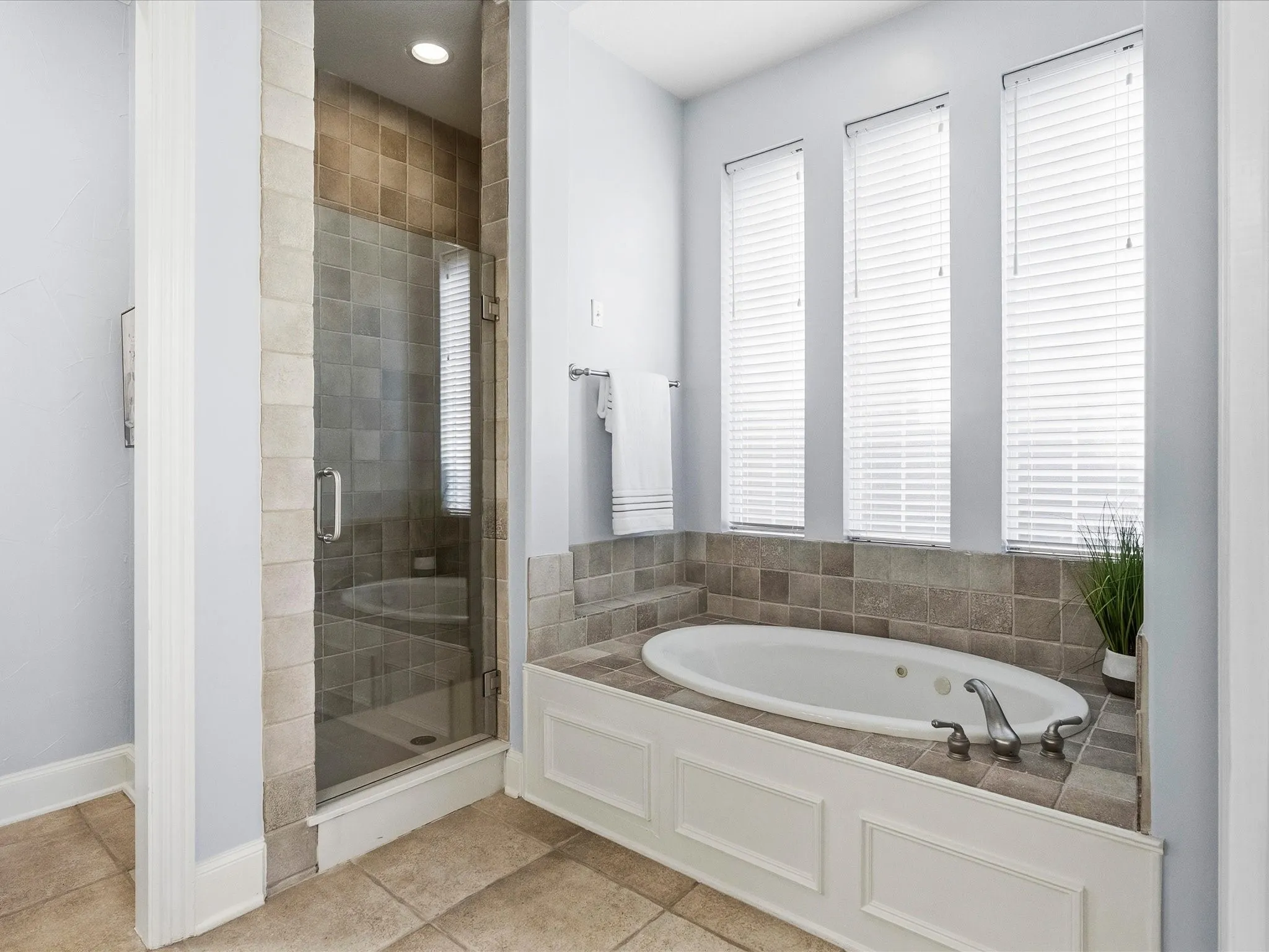 Single Family Residence For Sale in Denton County , 4332 Milsop Drive, Carrollton, Texas 75010, 4 Bedroom, 5 Bathroom, 3 Garage spaces, 3,999 Sqft, built in 2001, mls#21374178, Real Estate Agent in Carrollton, Homes For Sale in Denton county, Homes For Sale in Carrollton, Realtor in Carrollton Texas, Real Estate Brokerage Independent Realty Texas, Luminita Cordes Realtor