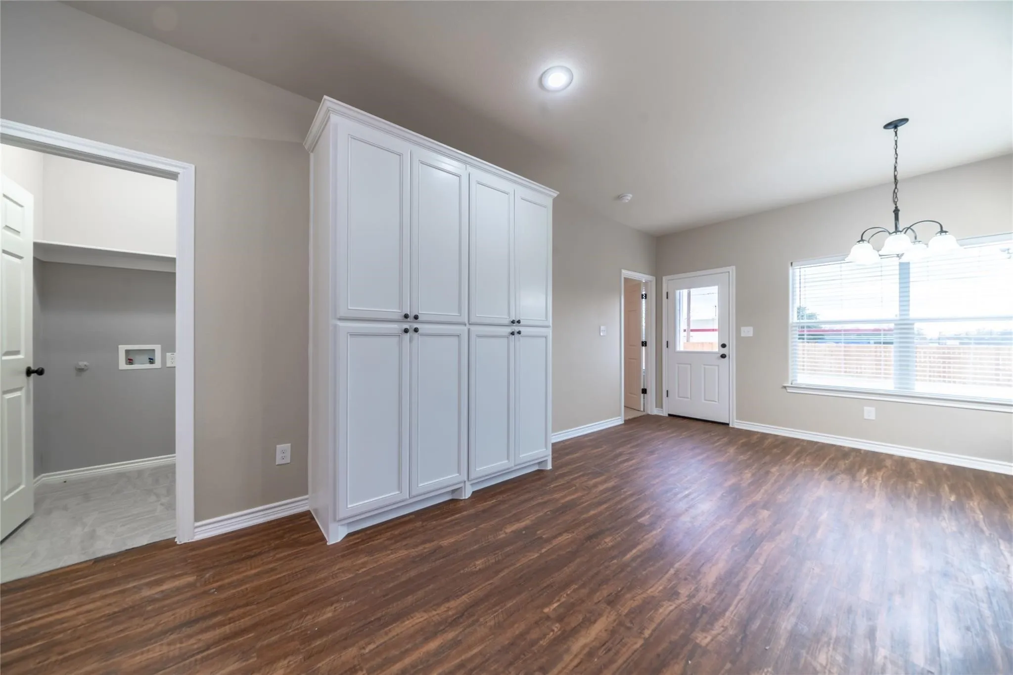 Single Family Residence For Rent in Grayson County , 1030 W Gandy, Denison, Texas 75020, 3 Bedroom, 2 Bathroom, Garage spaces, 1,277 Sqft, built in 2018, mls#21374255, Real Estate Agent in Denison, Homes For Rent in Grayson county, Homes For Rent in Denison, Realtor in Denison Texas, Real Estate Brokerage Independent Realty Texas, Luminita Cordes Realtor