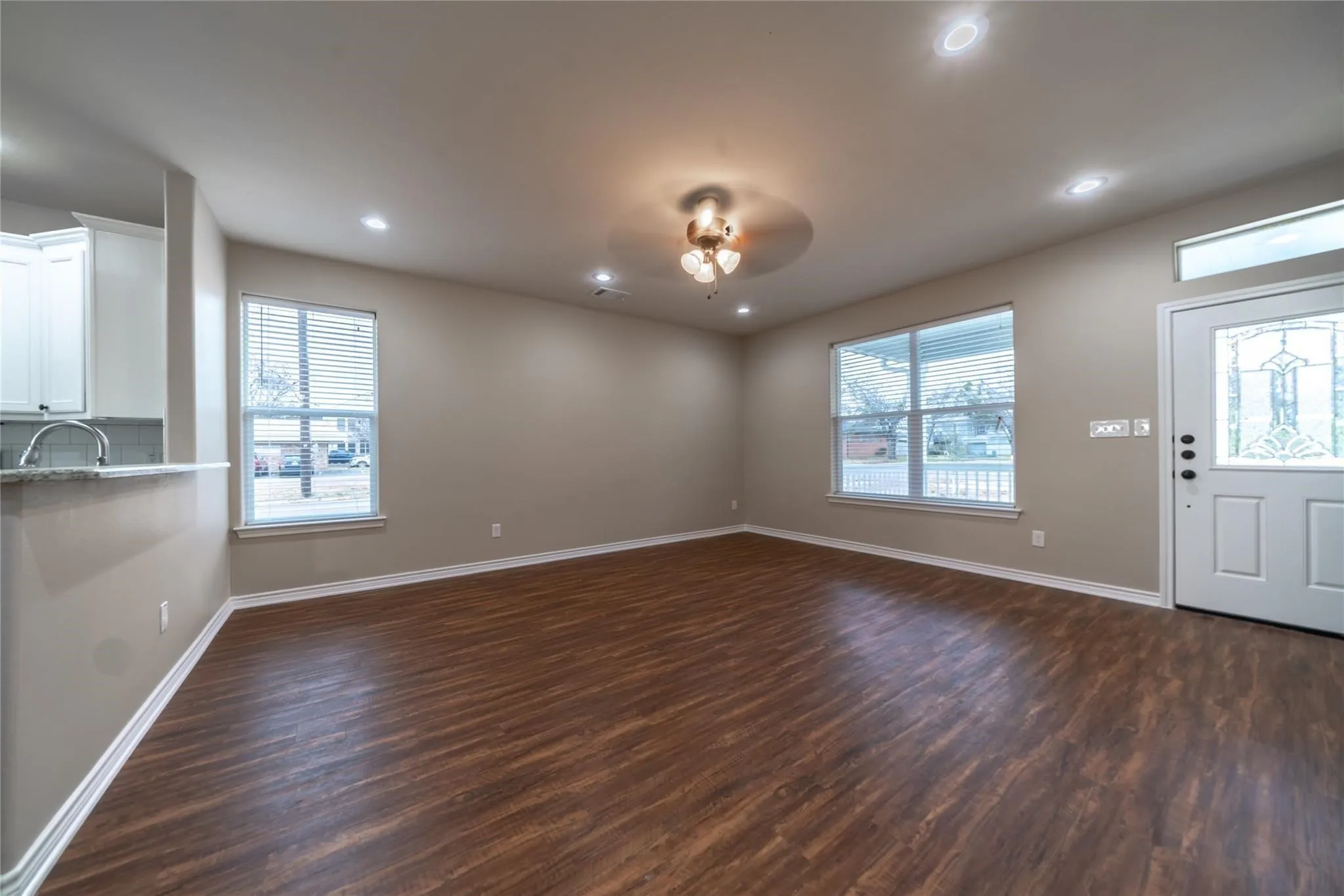 Single Family Residence For Rent in Grayson County , 1030 W Gandy, Denison, Texas 75020, 3 Bedroom, 2 Bathroom, Garage spaces, 1,277 Sqft, built in 2018, mls#21374255, Real Estate Agent in Denison, Homes For Rent in Grayson county, Homes For Rent in Denison, Realtor in Denison Texas, Real Estate Brokerage Independent Realty Texas, Luminita Cordes Realtor