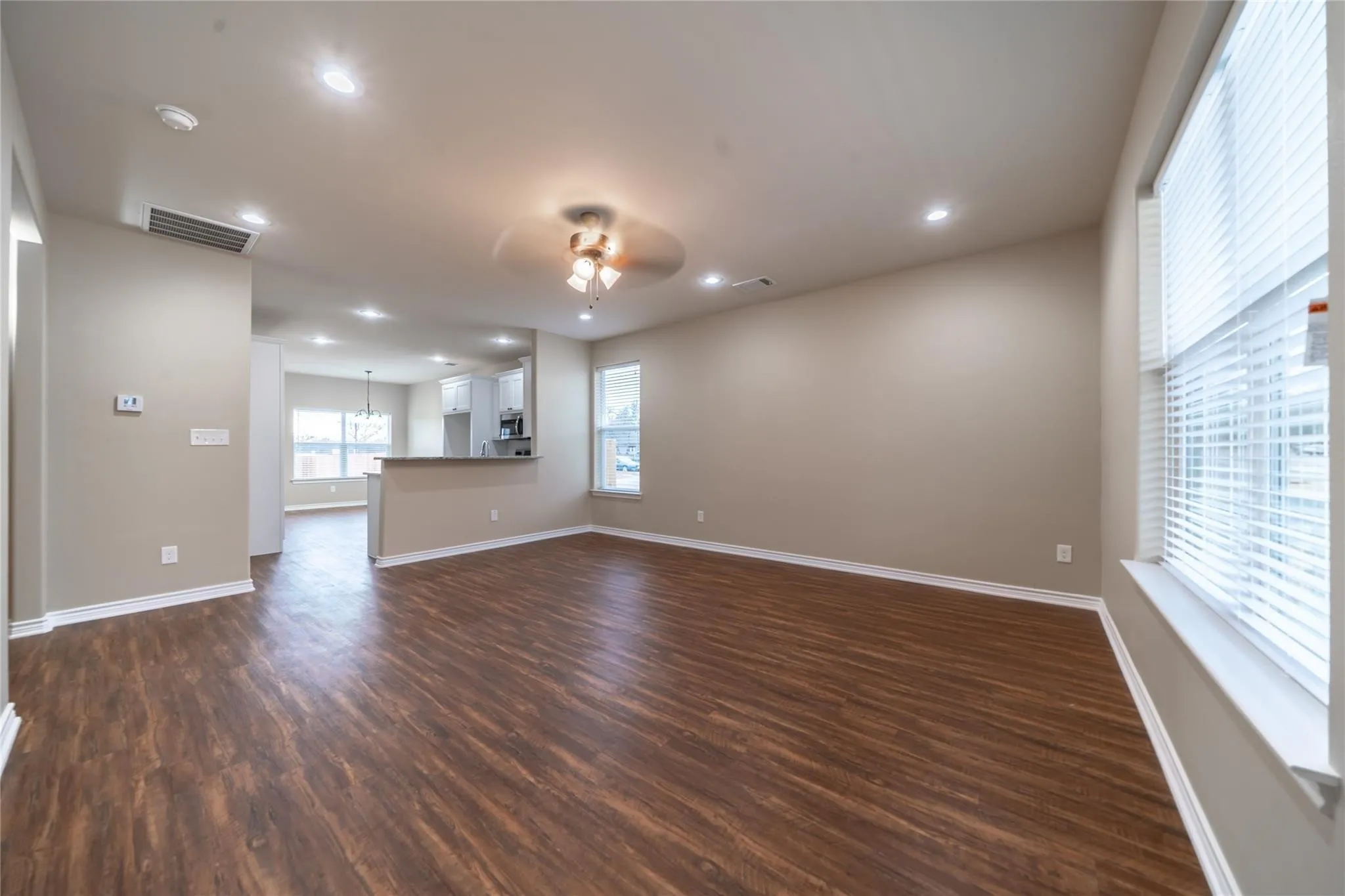 Single Family Residence For Rent in Grayson County , 1030 W Gandy, Denison, Texas 75020, 3 Bedroom, 2 Bathroom, Garage spaces, 1,277 Sqft, built in 2018, mls#21374255, Real Estate Agent in Denison, Homes For Rent in Grayson county, Homes For Rent in Denison, Realtor in Denison Texas, Real Estate Brokerage Independent Realty Texas, Luminita Cordes Realtor