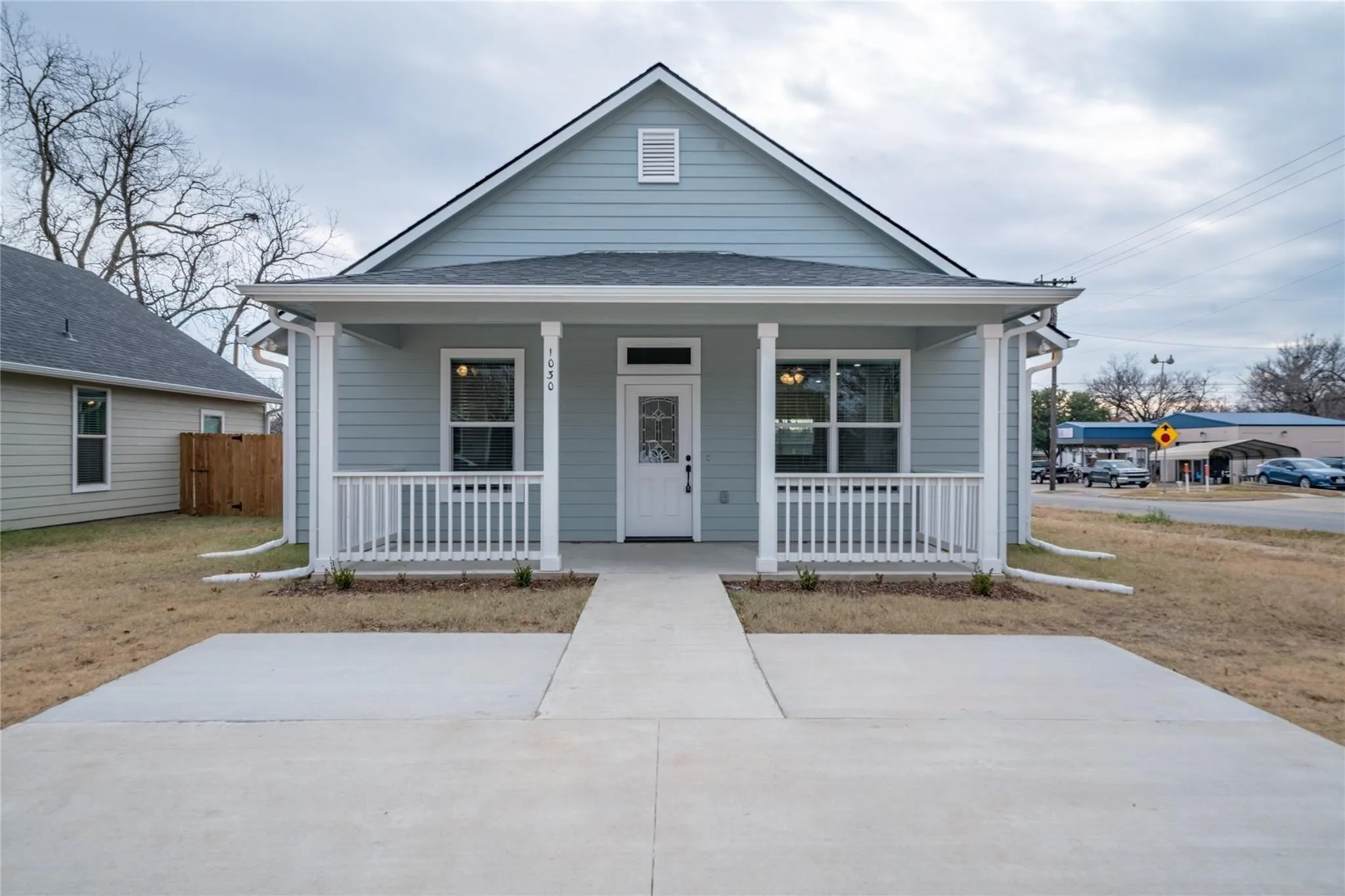Single Family Residence For Rent in Grayson County , 1030 W Gandy, Denison, Texas 75020, 3 Bedroom, 2 Bathroom, Garage spaces, 1,277 Sqft, built in 2018, mls#21374255, Real Estate Agent in Denison, Homes For Rent in Grayson county, Homes For Rent in Denison, Realtor in Denison Texas, Real Estate Brokerage Independent Realty Texas, Luminita Cordes Realtor