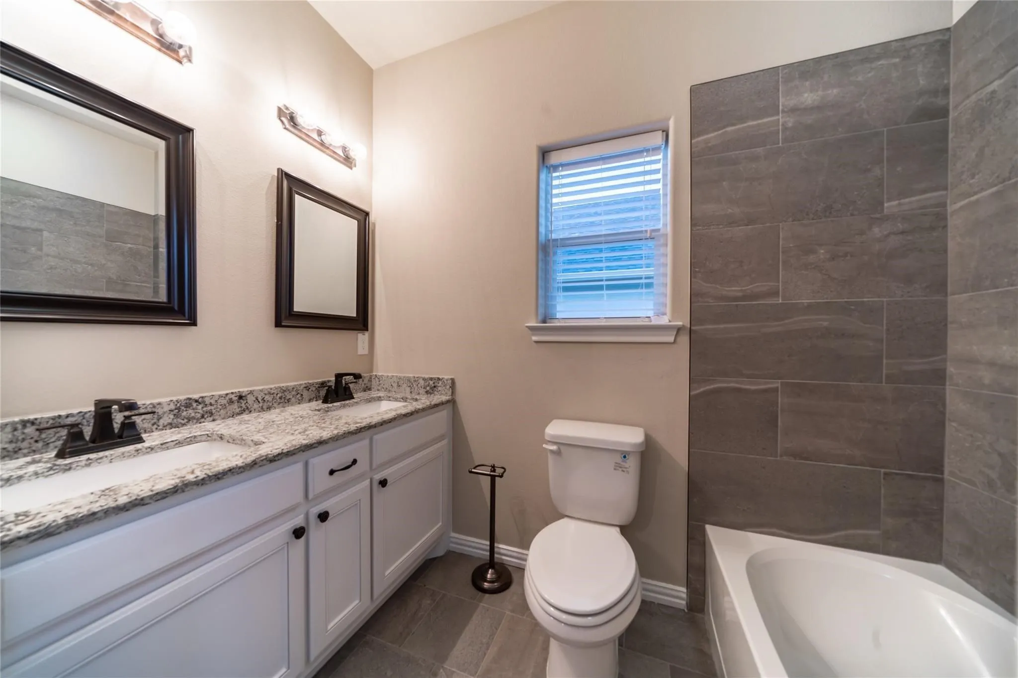 Single Family Residence For Rent in Grayson County , 1030 W Gandy, Denison, Texas 75020, 3 Bedroom, 2 Bathroom, Garage spaces, 1,277 Sqft, built in 2018, mls#21374255, Real Estate Agent in Denison, Homes For Rent in Grayson county, Homes For Rent in Denison, Realtor in Denison Texas, Real Estate Brokerage Independent Realty Texas, Luminita Cordes Realtor