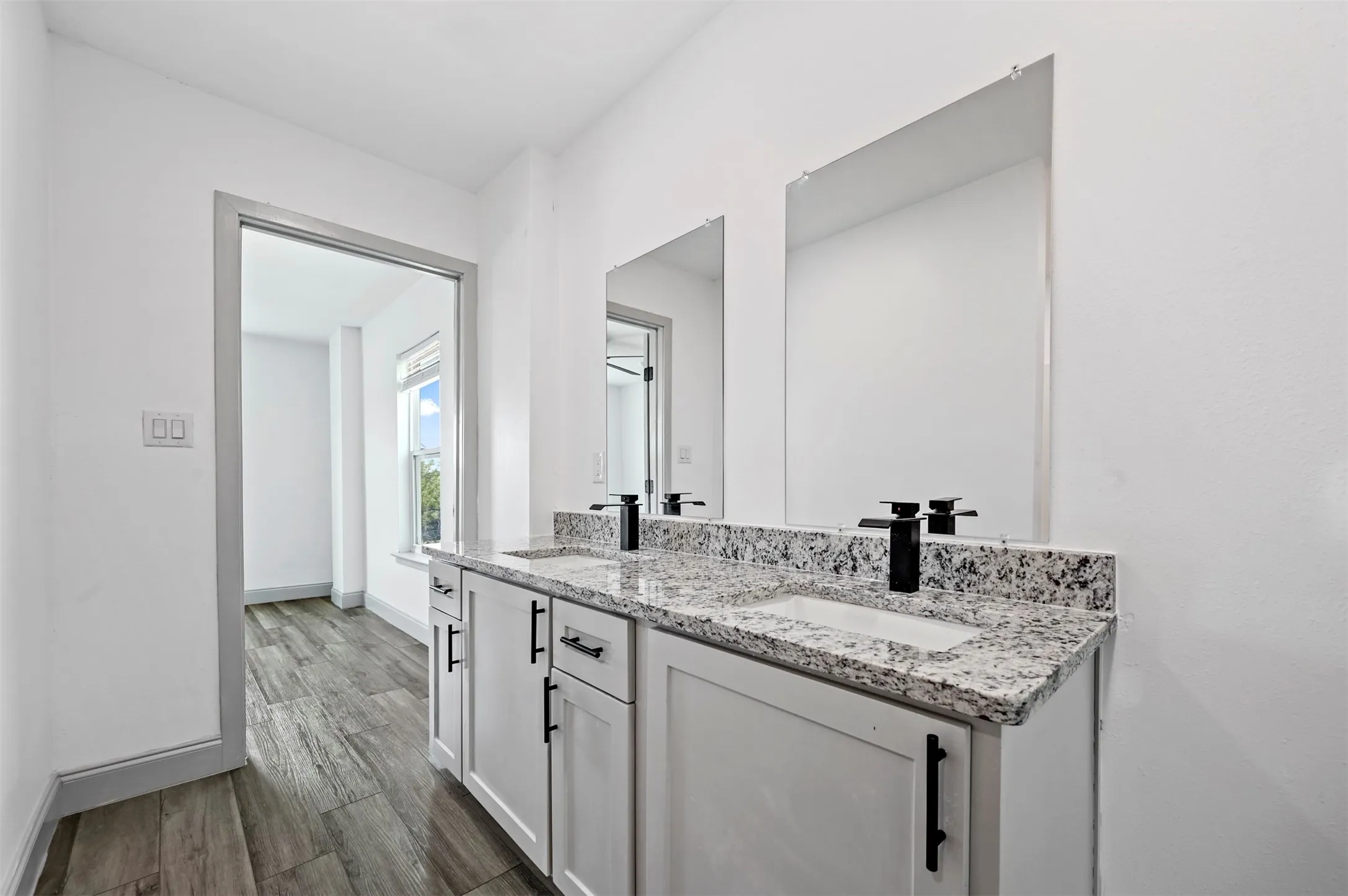 Single Family Residence For Rent in Wise County , 158 Lakeshore Drive, Runaway Bay, Texas 76426, 5 Bedroom, 4 Bathroom, Garage spaces, 2,870 Sqft, built in 1989, mls#21374182, Real Estate Agent in Runaway Bay, Homes For Rent in Wise county, Homes For Rent in Runaway Bay, Realtor in Runaway Bay Texas, Real Estate Brokerage Independent Realty Texas, Luminita Cordes Realtor