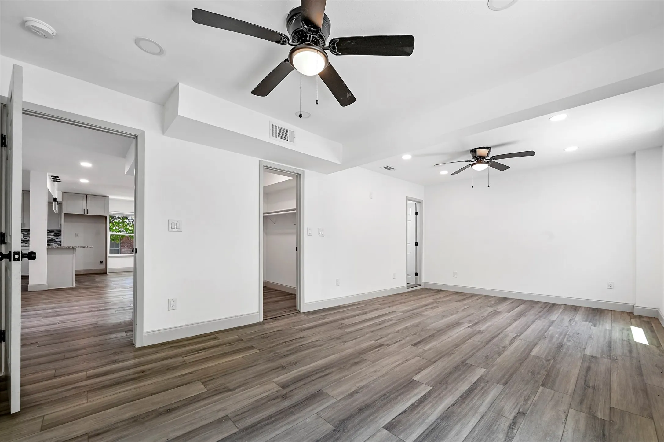 Single Family Residence For Rent in Wise County , 158 Lakeshore Drive, Runaway Bay, Texas 76426, 5 Bedroom, 4 Bathroom, Garage spaces, 2,870 Sqft, built in 1989, mls#21374182, Real Estate Agent in Runaway Bay, Homes For Rent in Wise county, Homes For Rent in Runaway Bay, Realtor in Runaway Bay Texas, Real Estate Brokerage Independent Realty Texas, Luminita Cordes Realtor